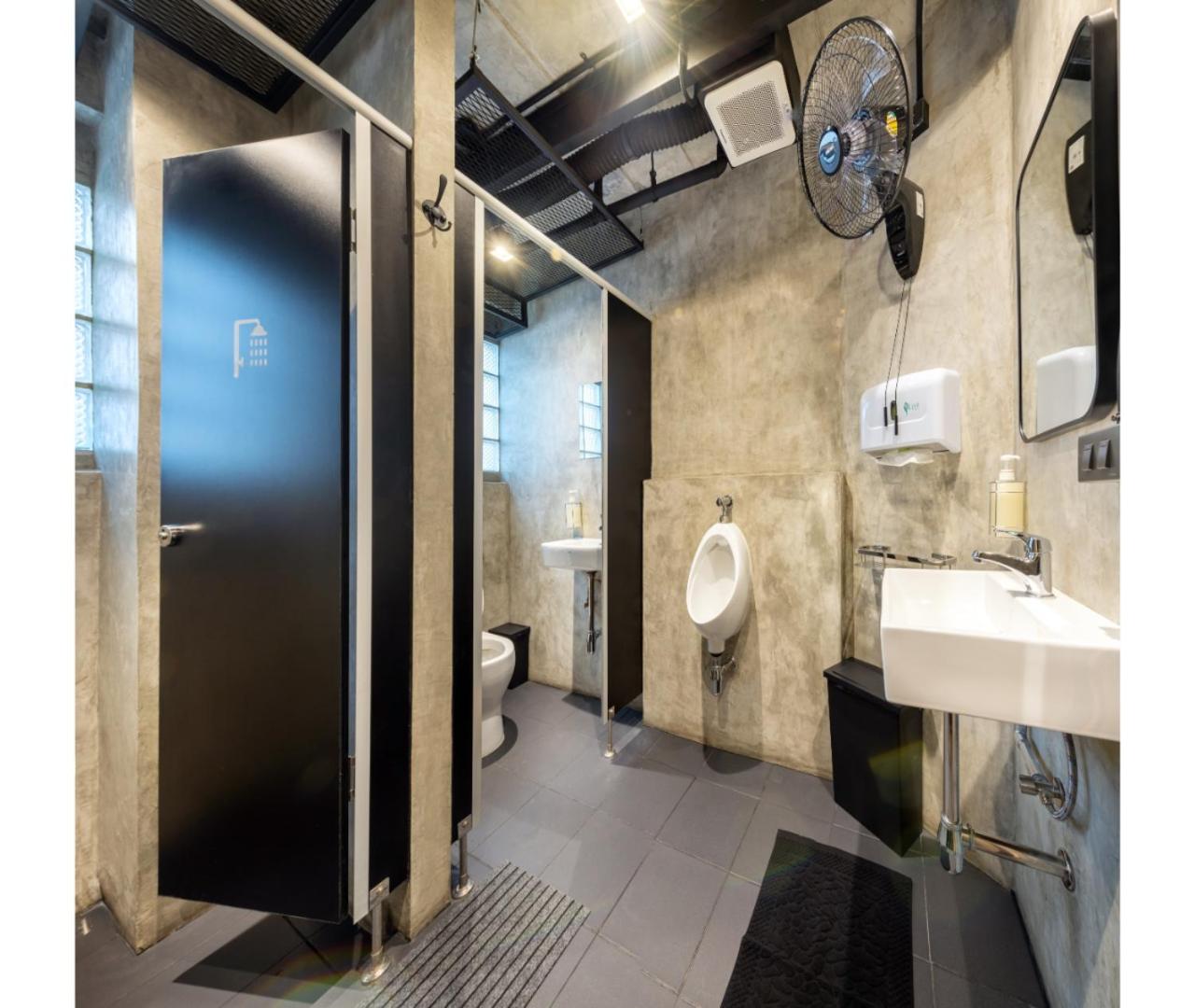 Siam Subway Hostel and Café