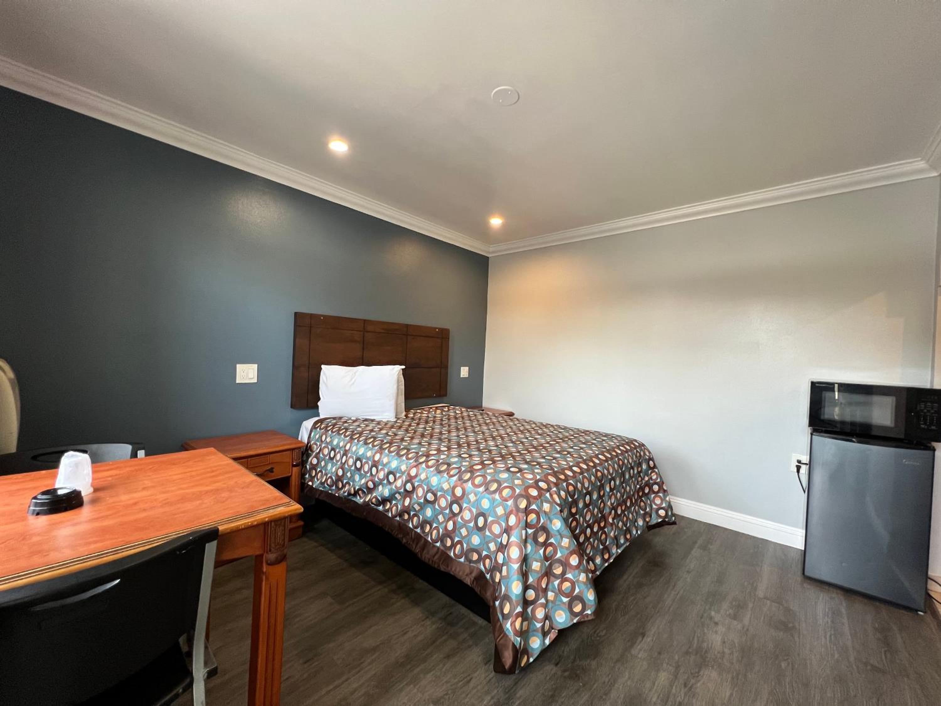 SOFI MOTEL