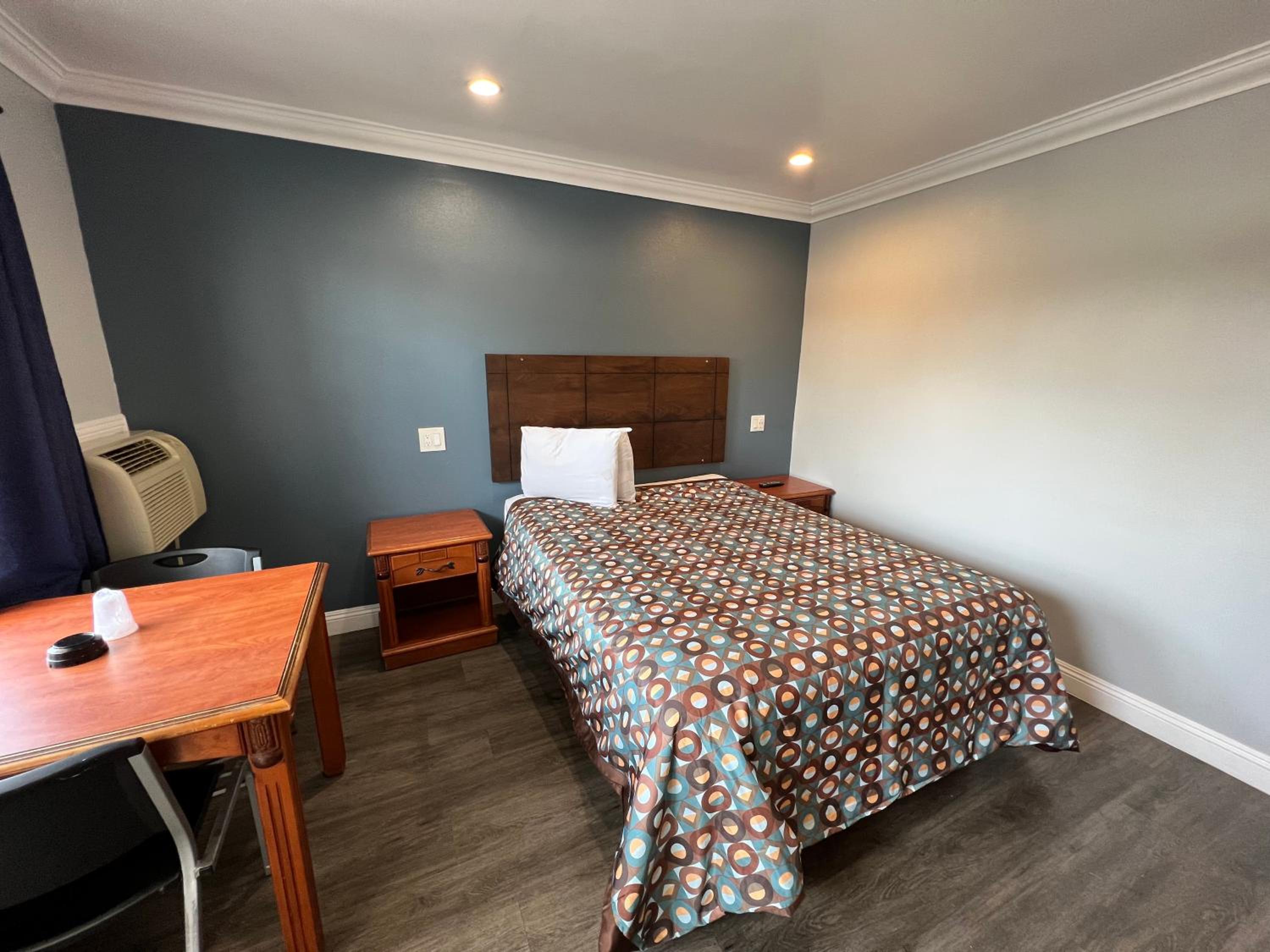 SOFI MOTEL