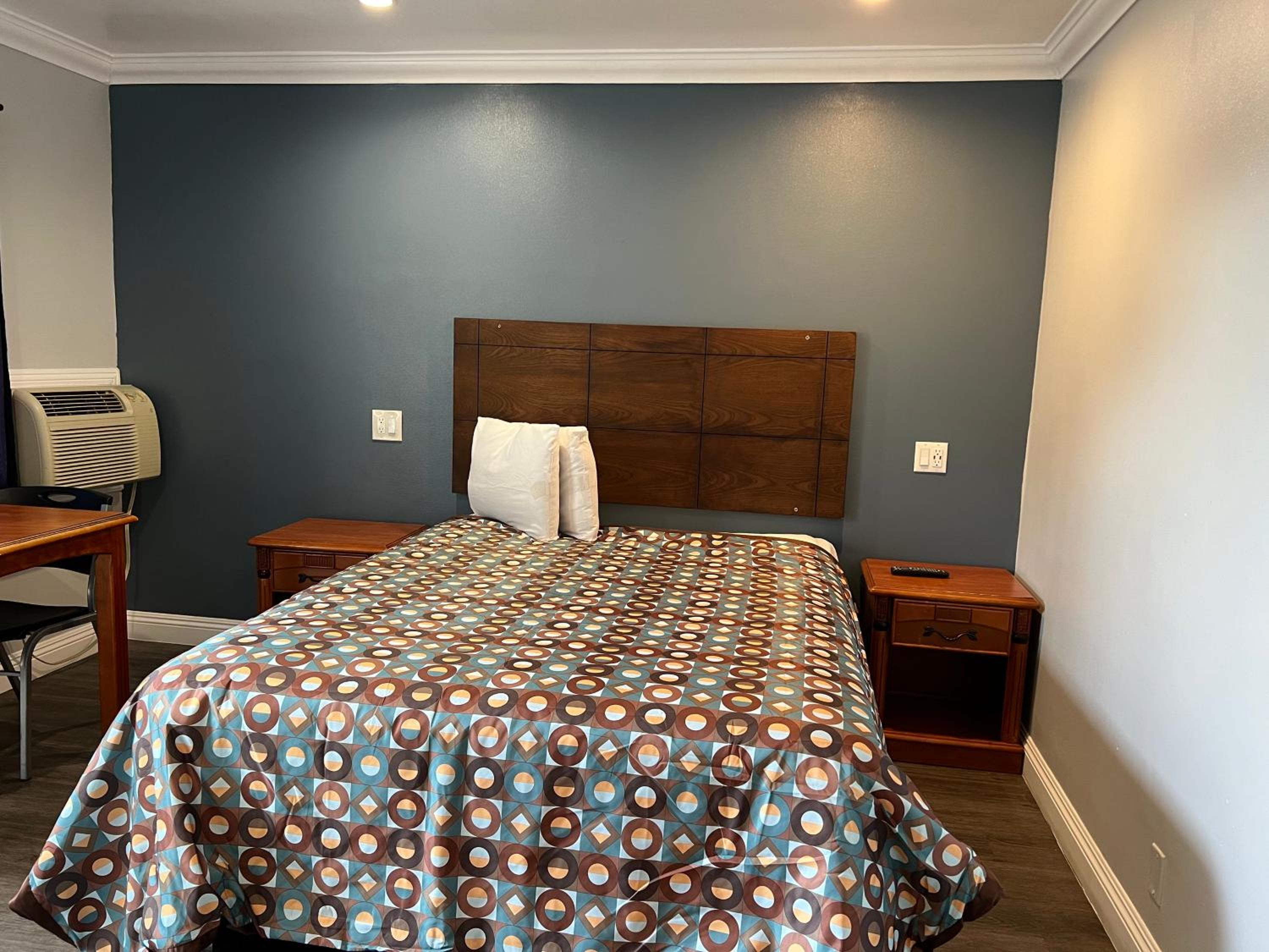 SOFI MOTEL