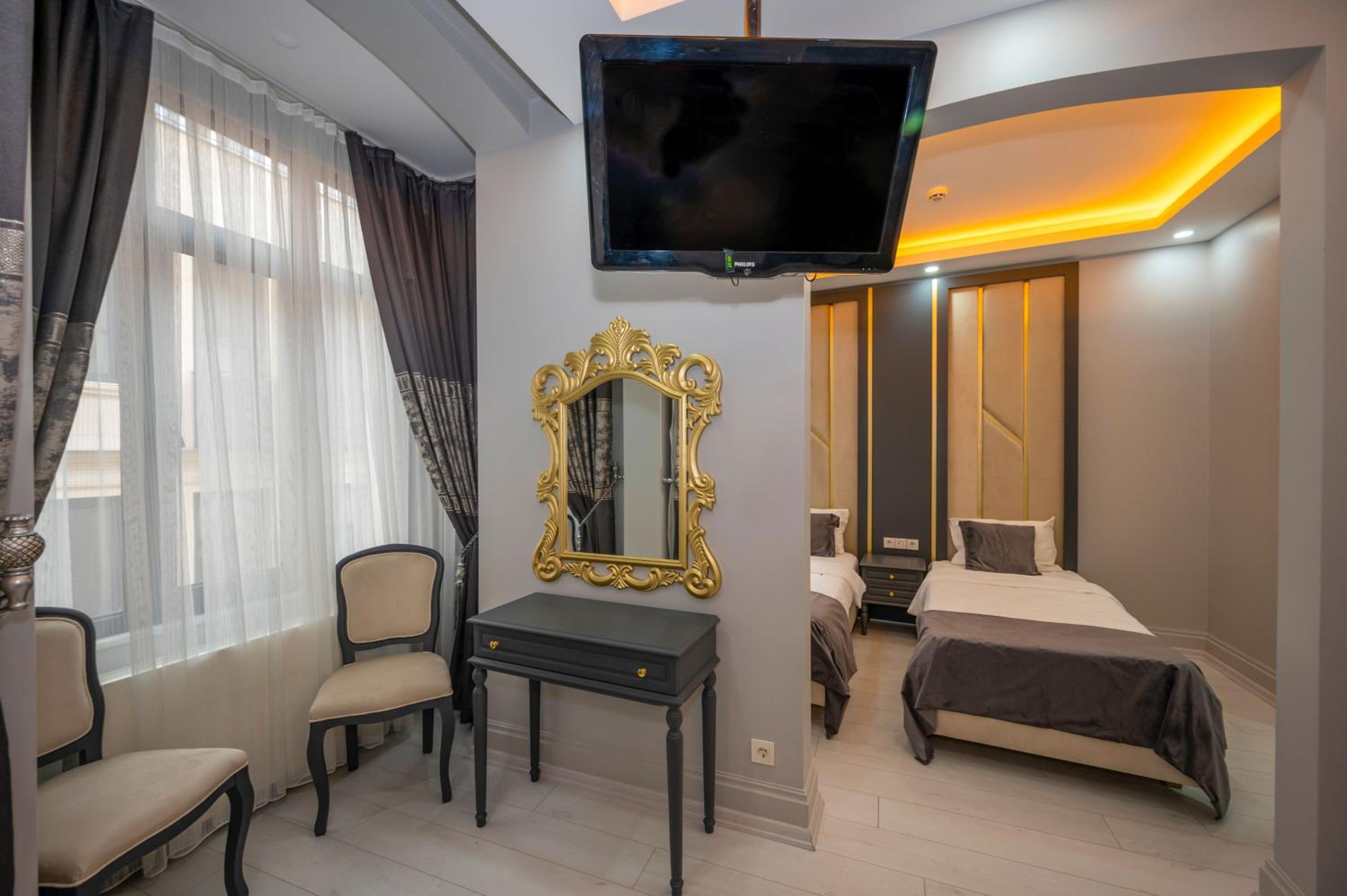 Hotel Next2 becomes Next2 Otel. - Image 16