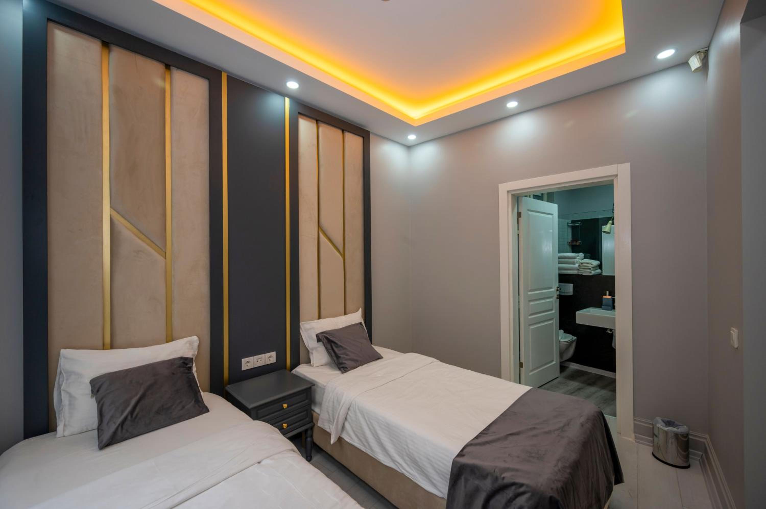 Hotel Next2 becomes Next2 Otel. - Image 17