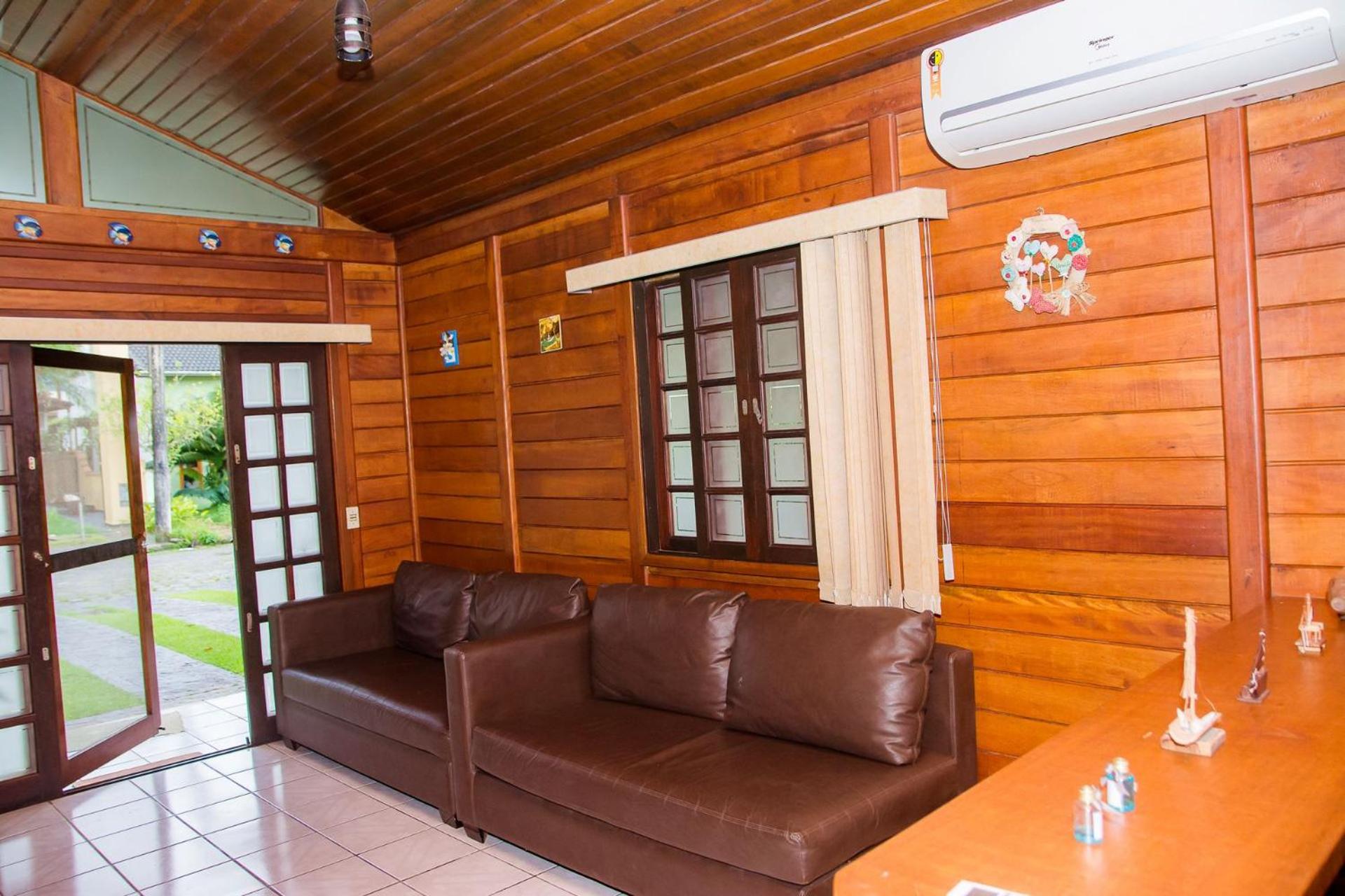 Casa c Piscina e Churrasq na Praia da Boraceia SP
