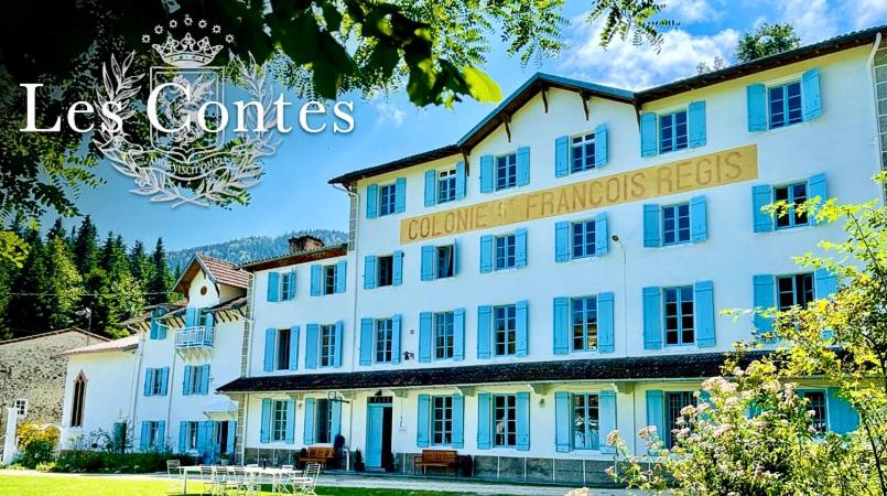 Les Contes view 2