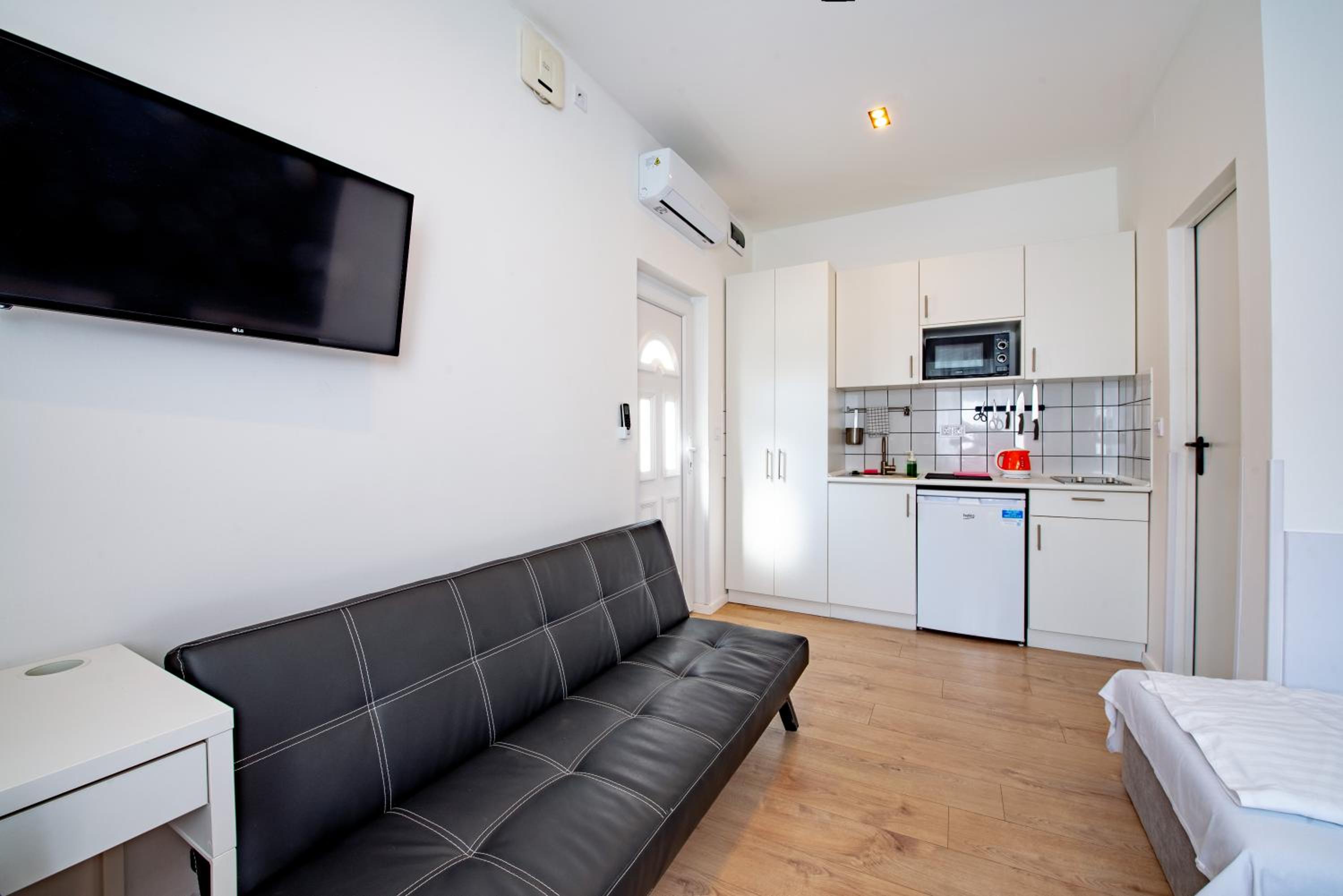 Chesscom Apartments view 2