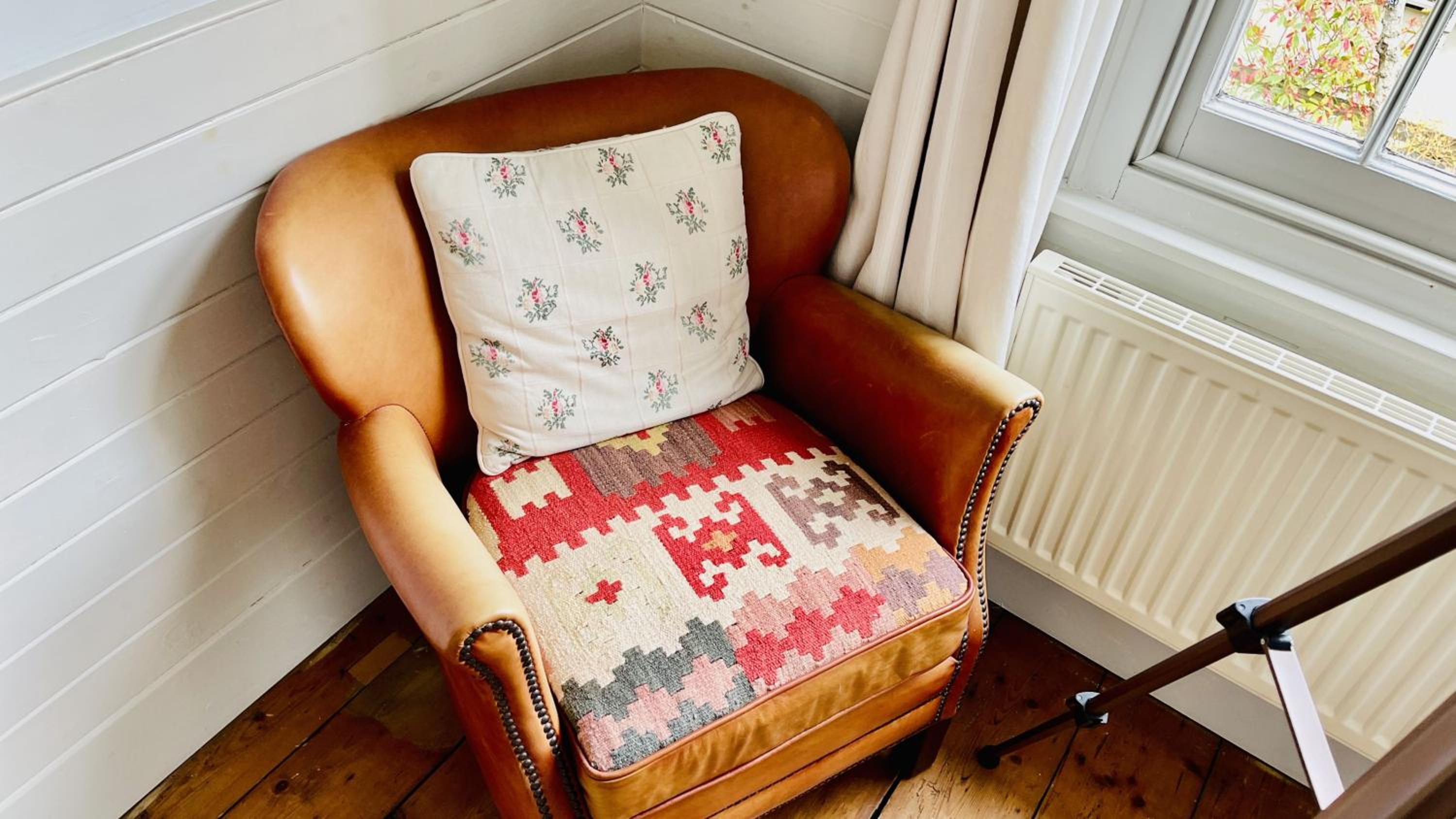 The Garden Cottage - Elevated position, wonderful views over Dartmouth, beautiful garden view 5