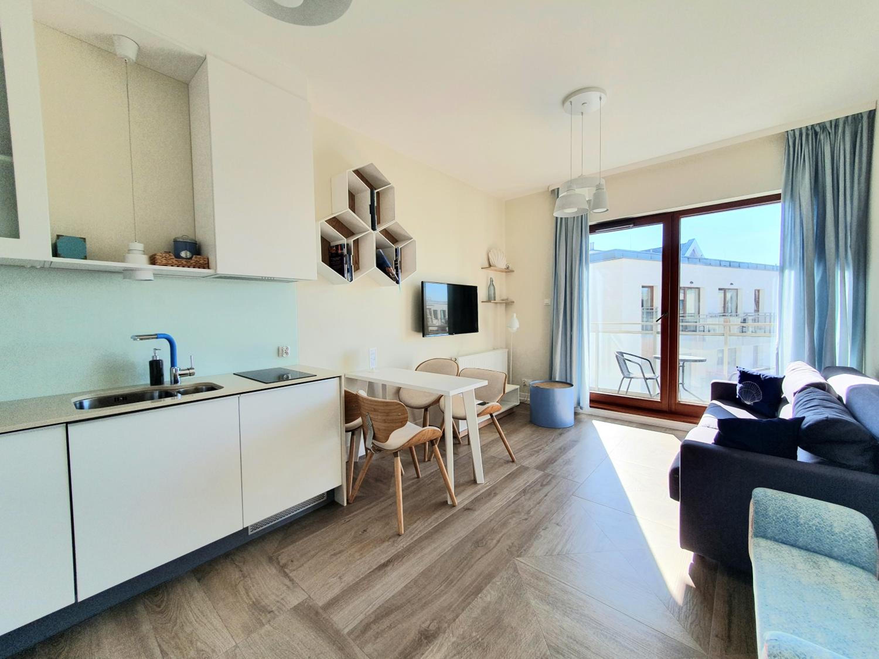 Live & Travel Apartments Number 1
