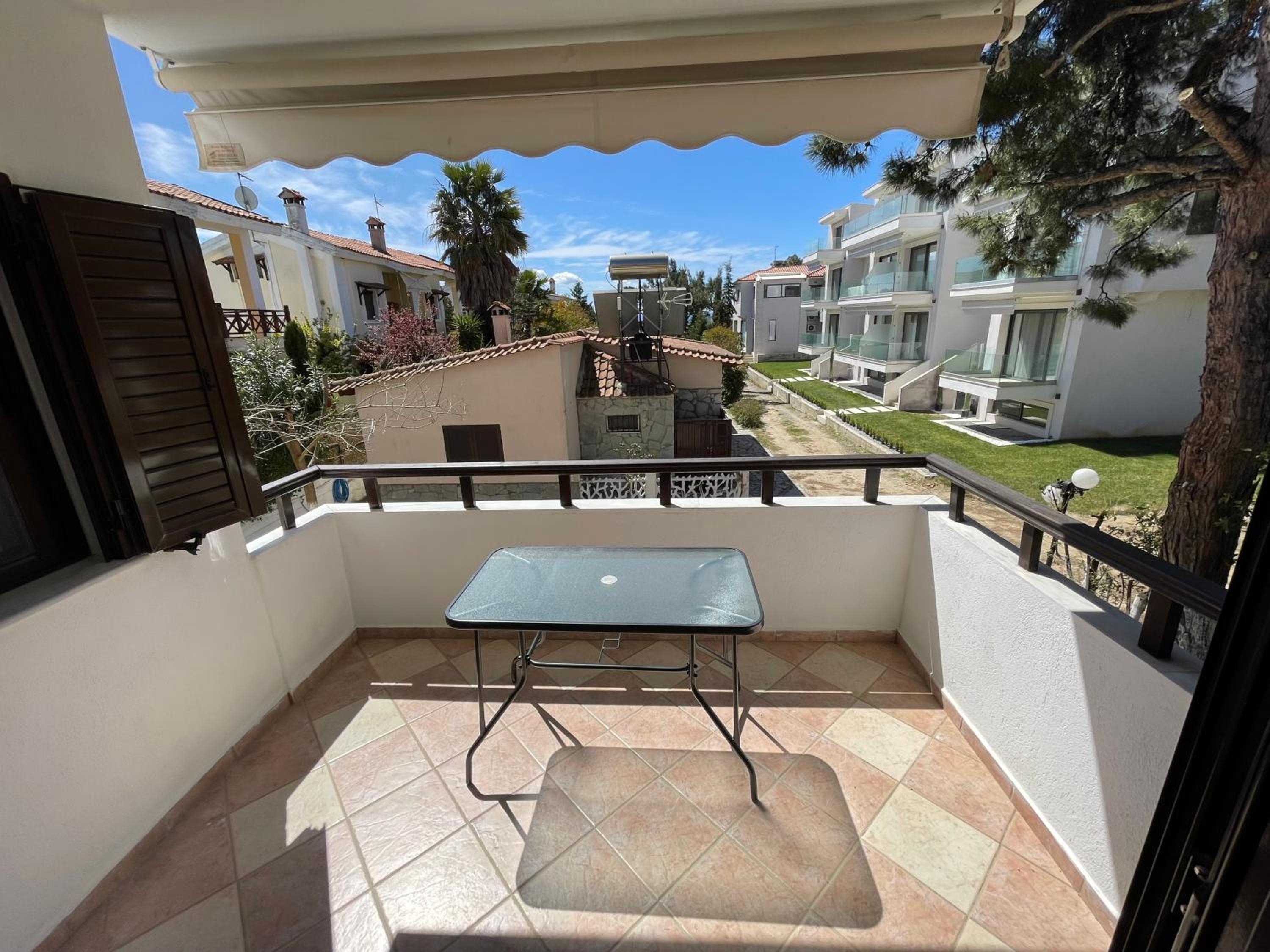 Galazia Akti Seaside Apartments view 3