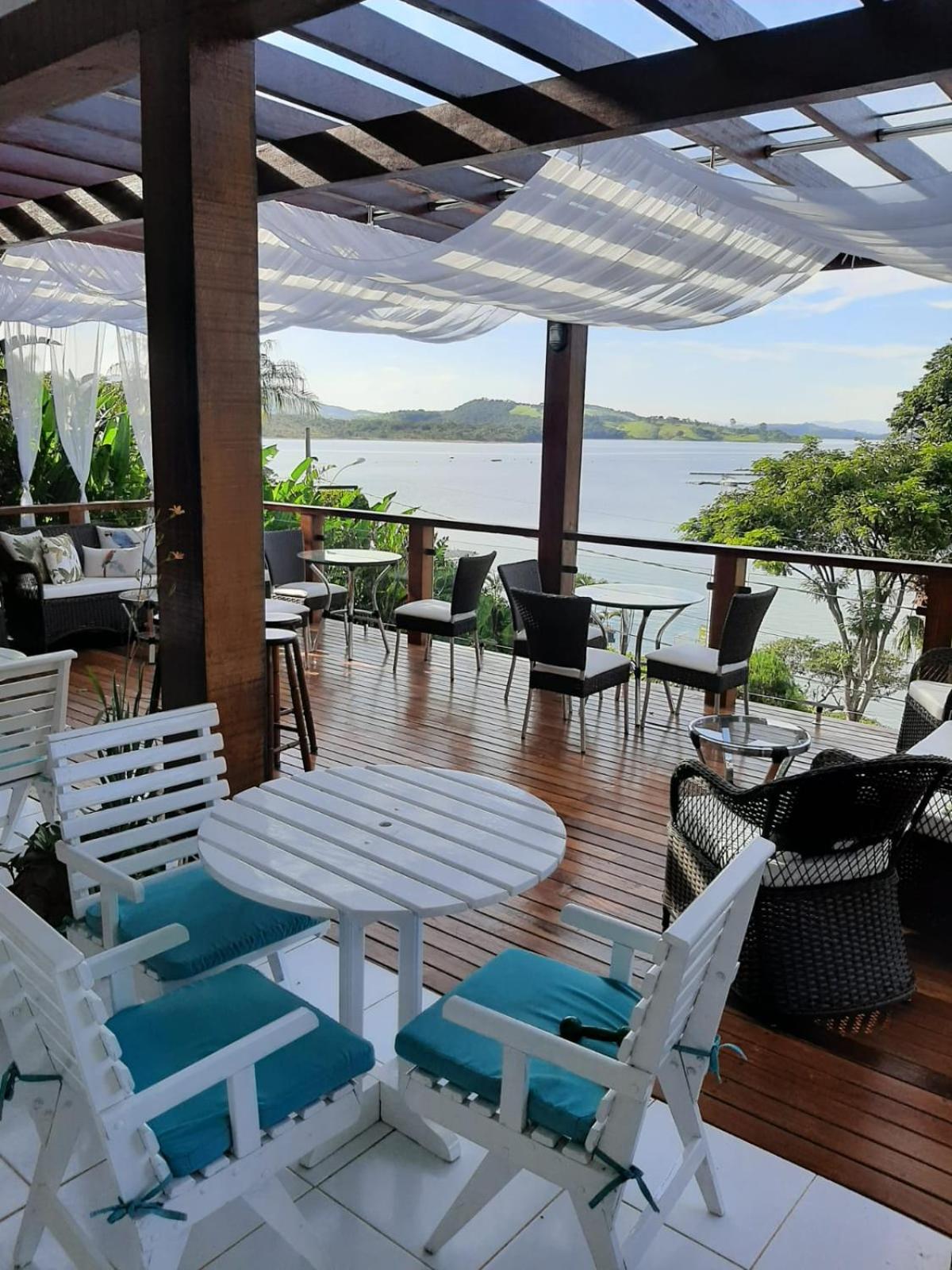 Solarium de Escarpas Suítes