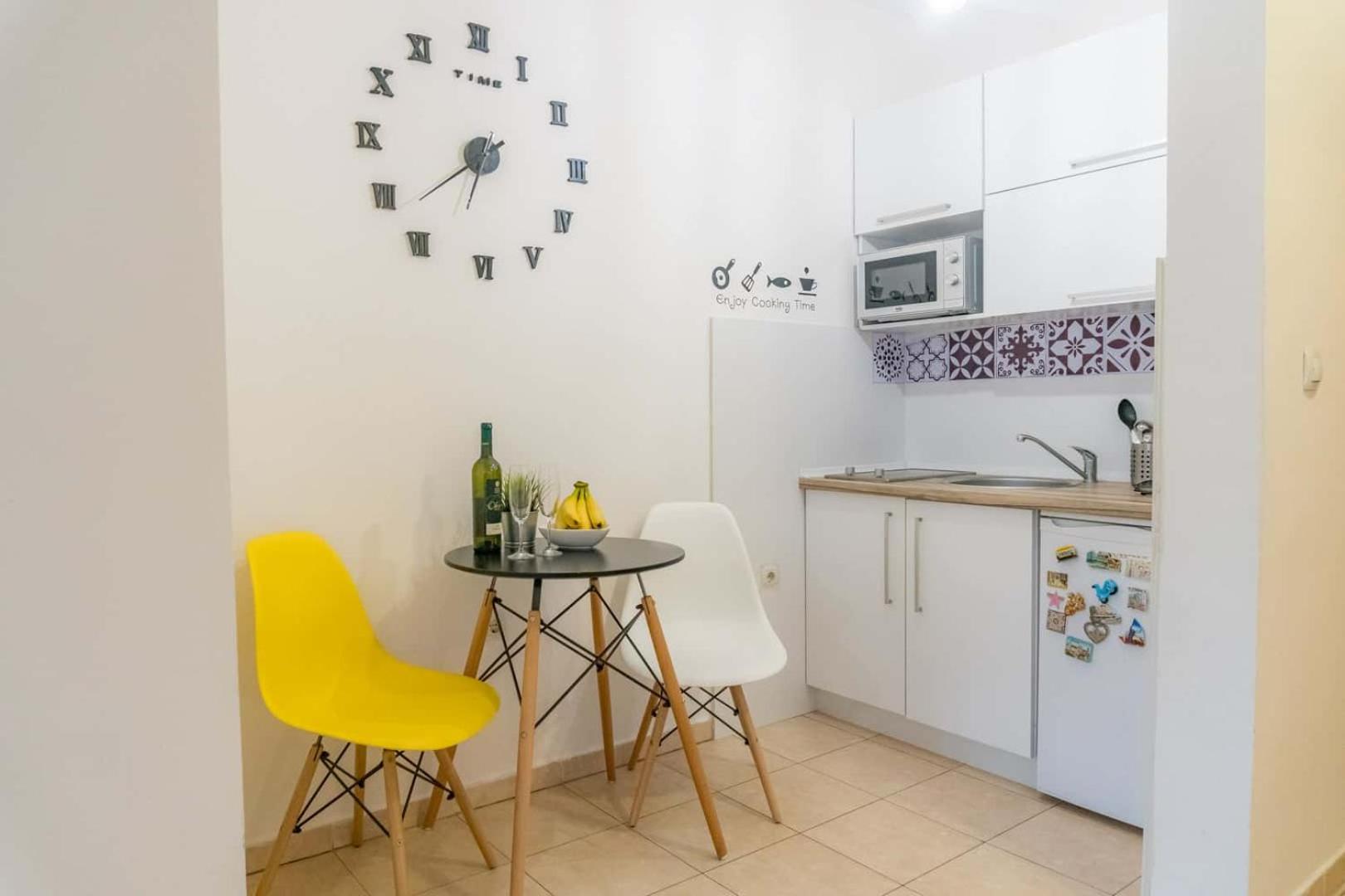 Stylish & Cozy Studio by Danailov Apartments view 4