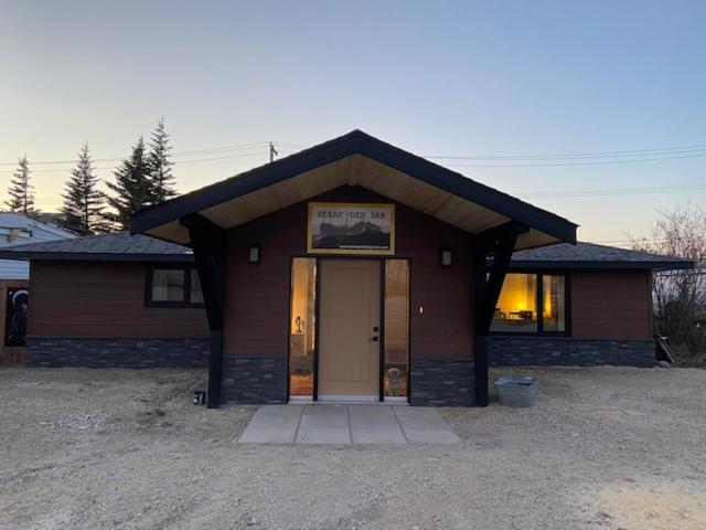 Bears Den Guest House