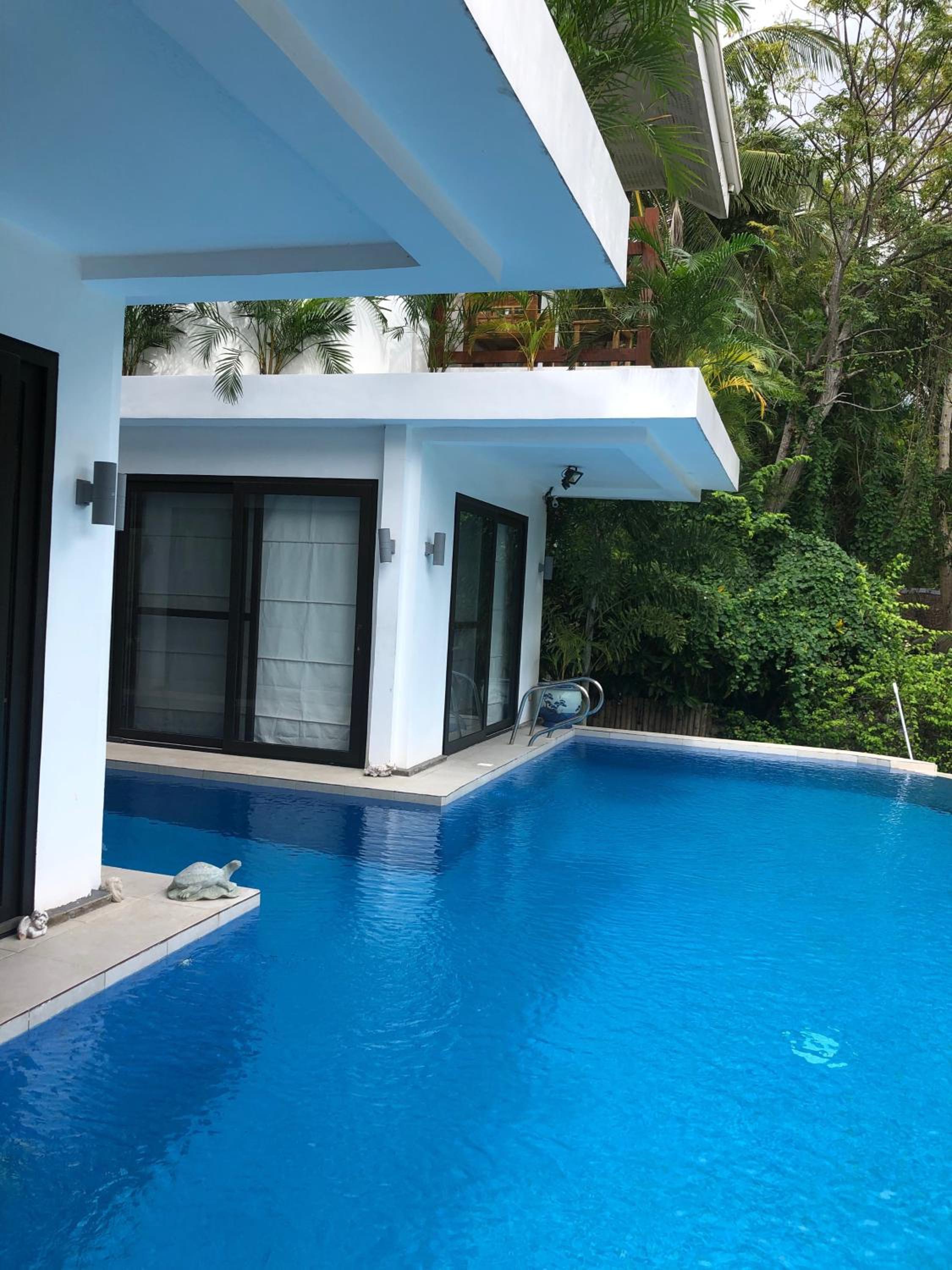 The Whitehouse by the Sea