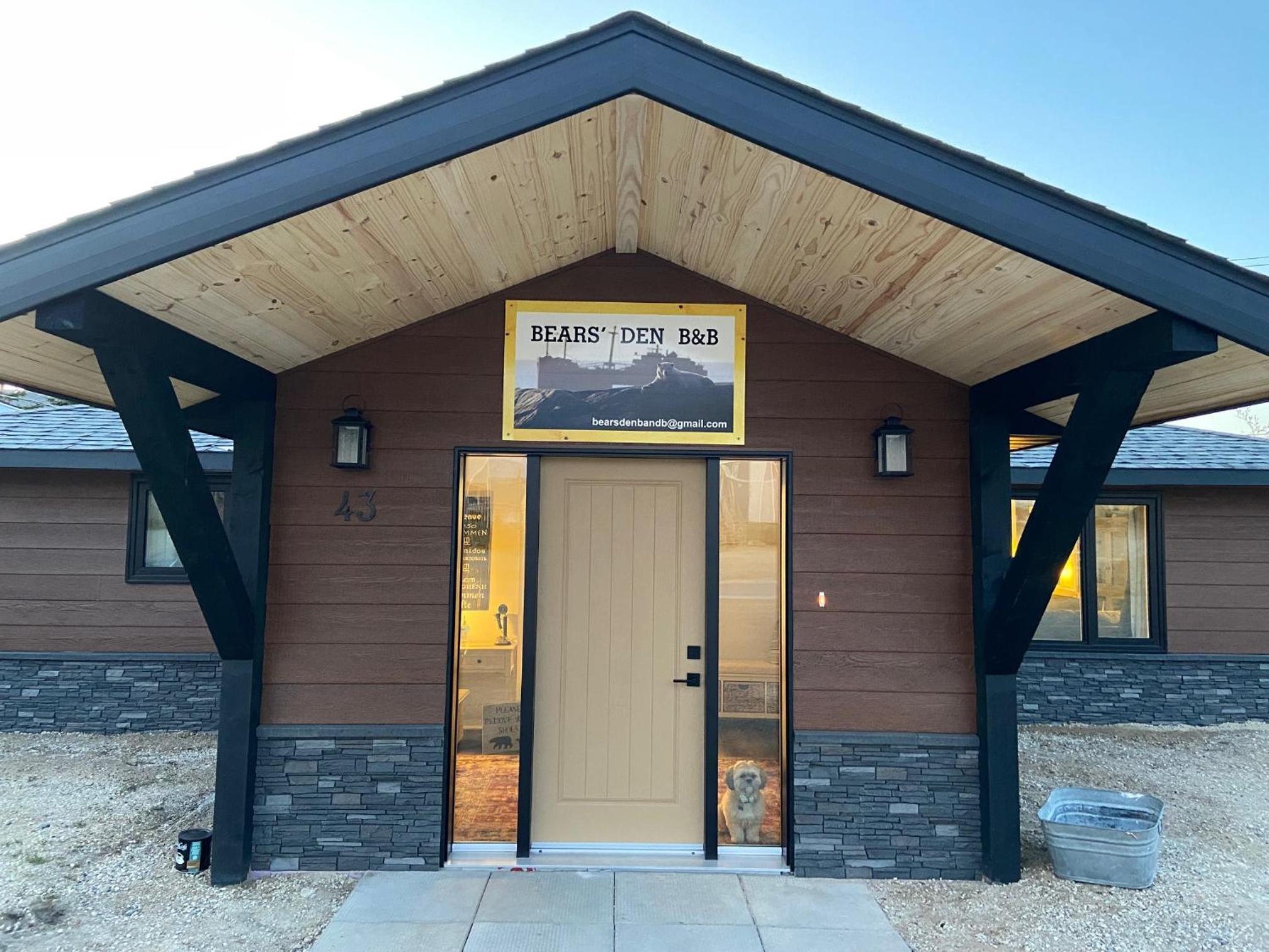 Bears Den Guest House