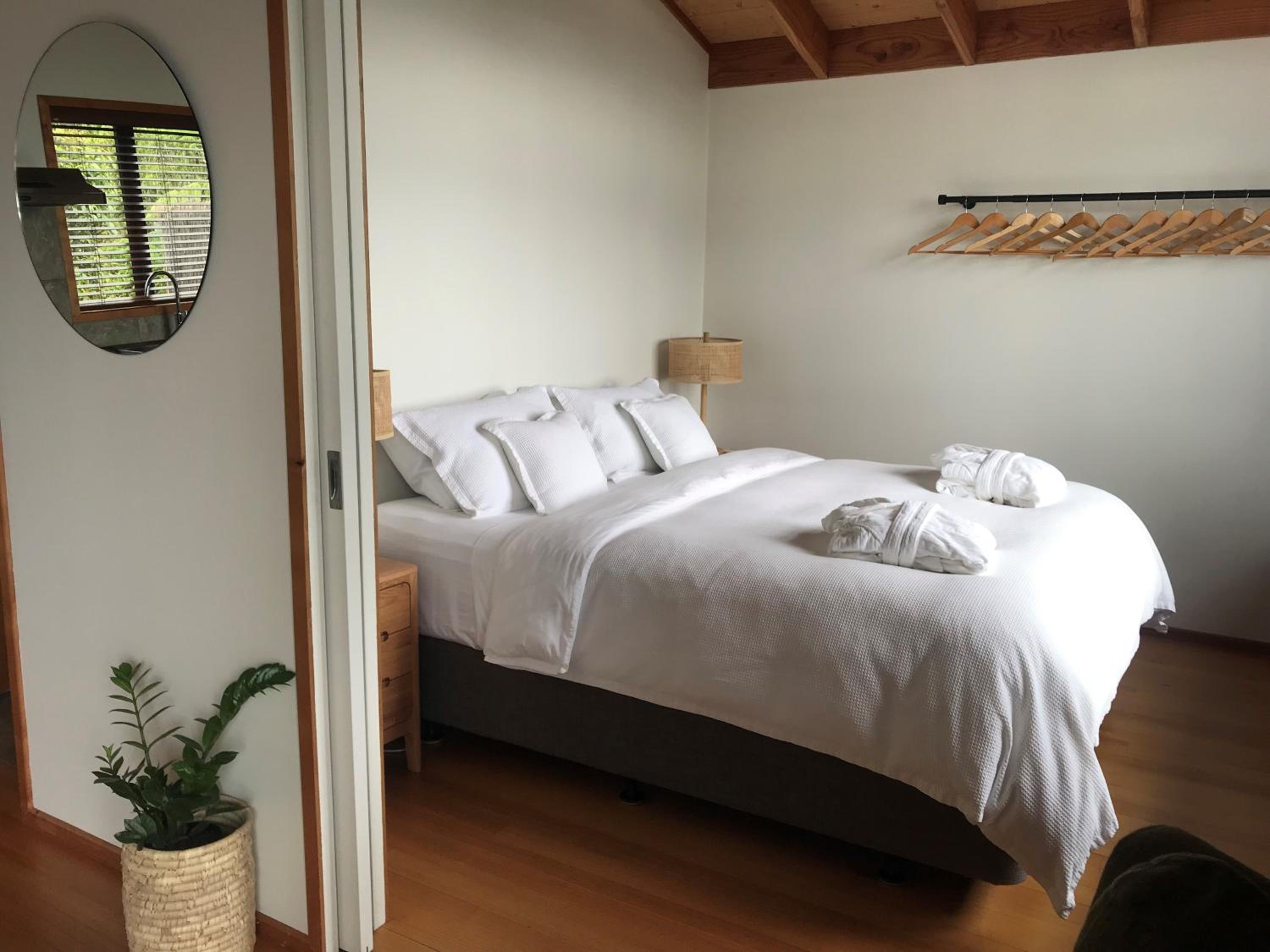 Adrift In Golden Bay- Absolute Beachfront Villas