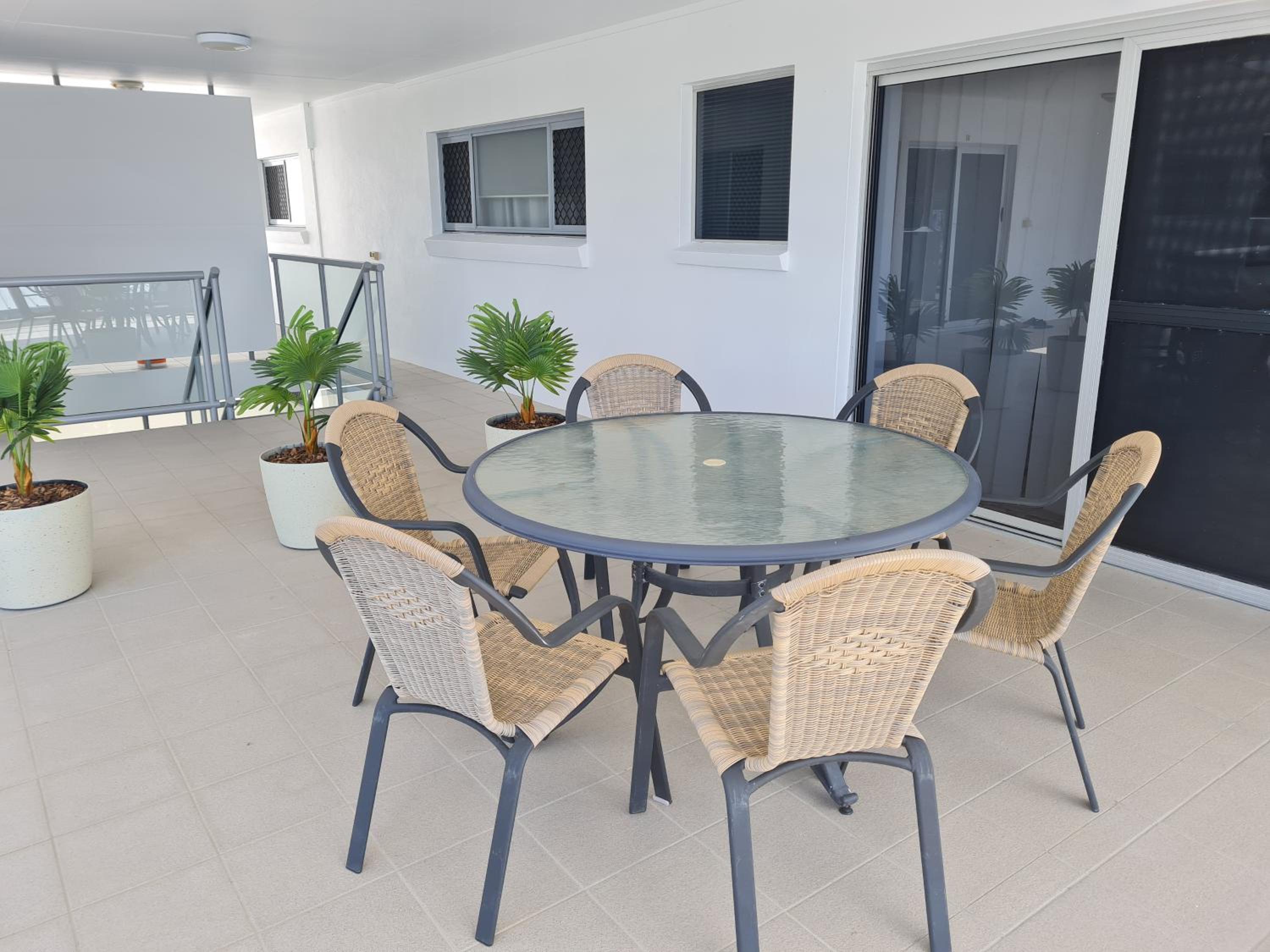 Cranbourne Court Beachside Apartments view 4