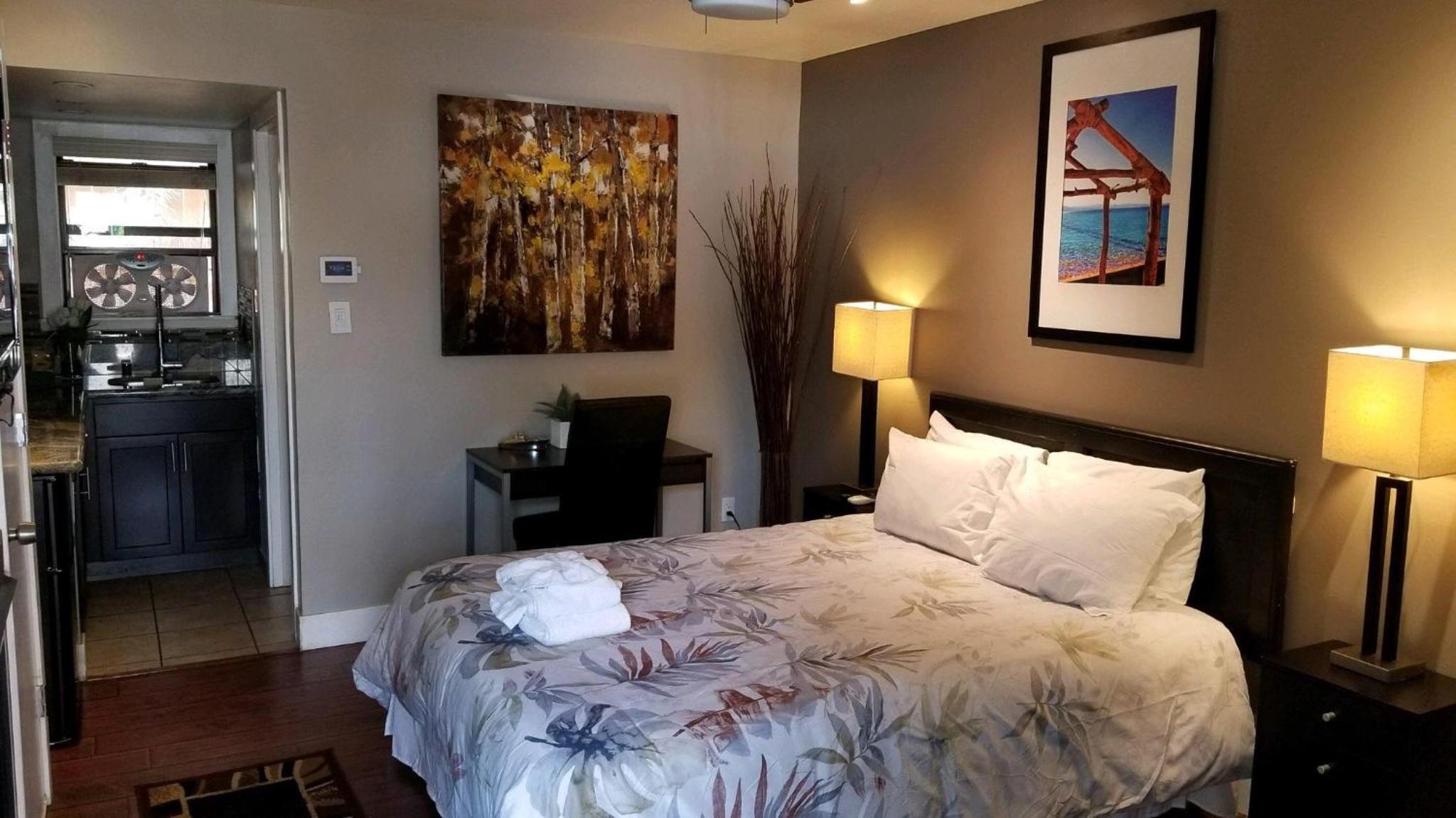 Gondola Lodge with 5-dollar Beach Voucher