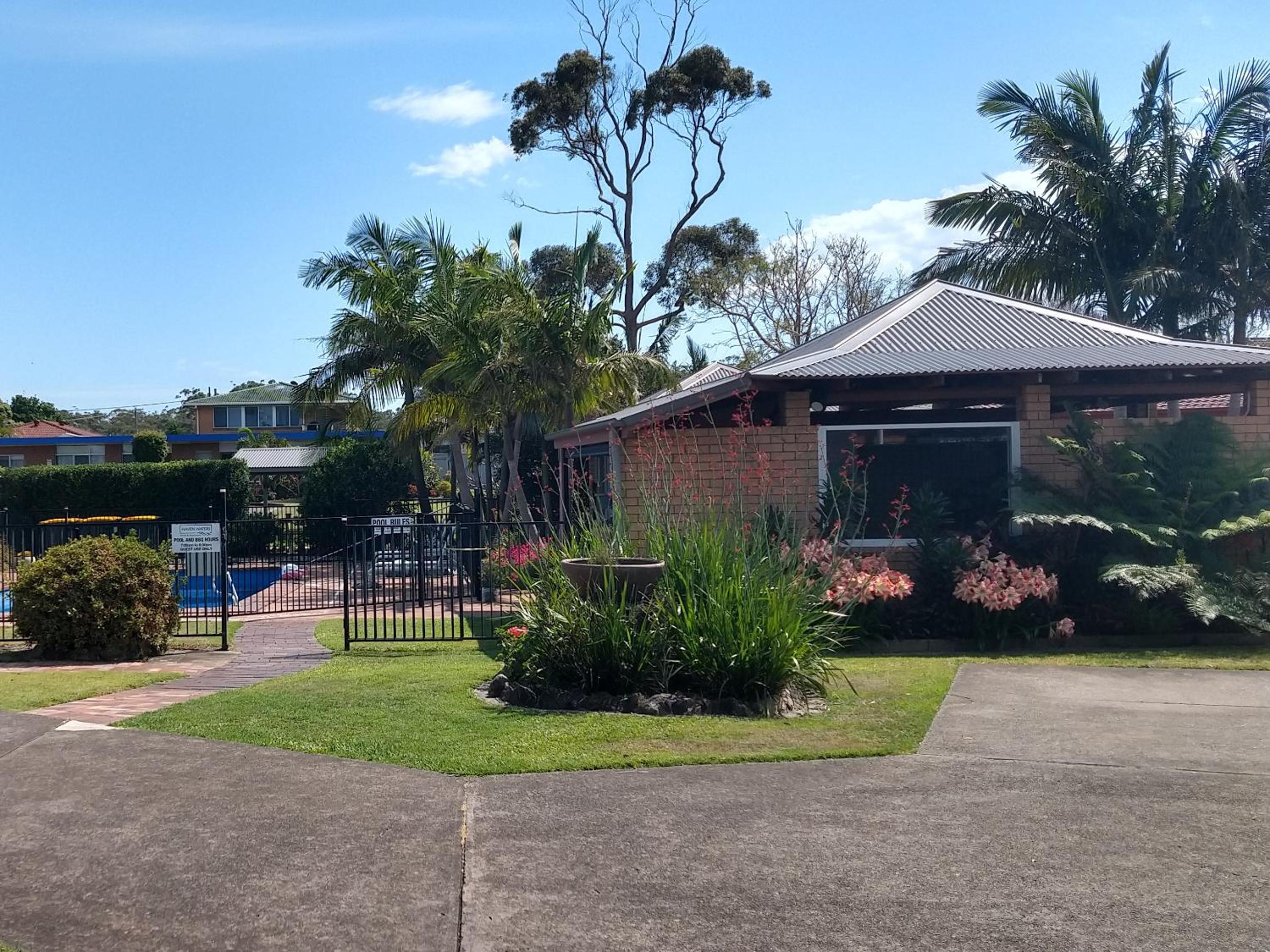 Haven Waters Motel & Apartments