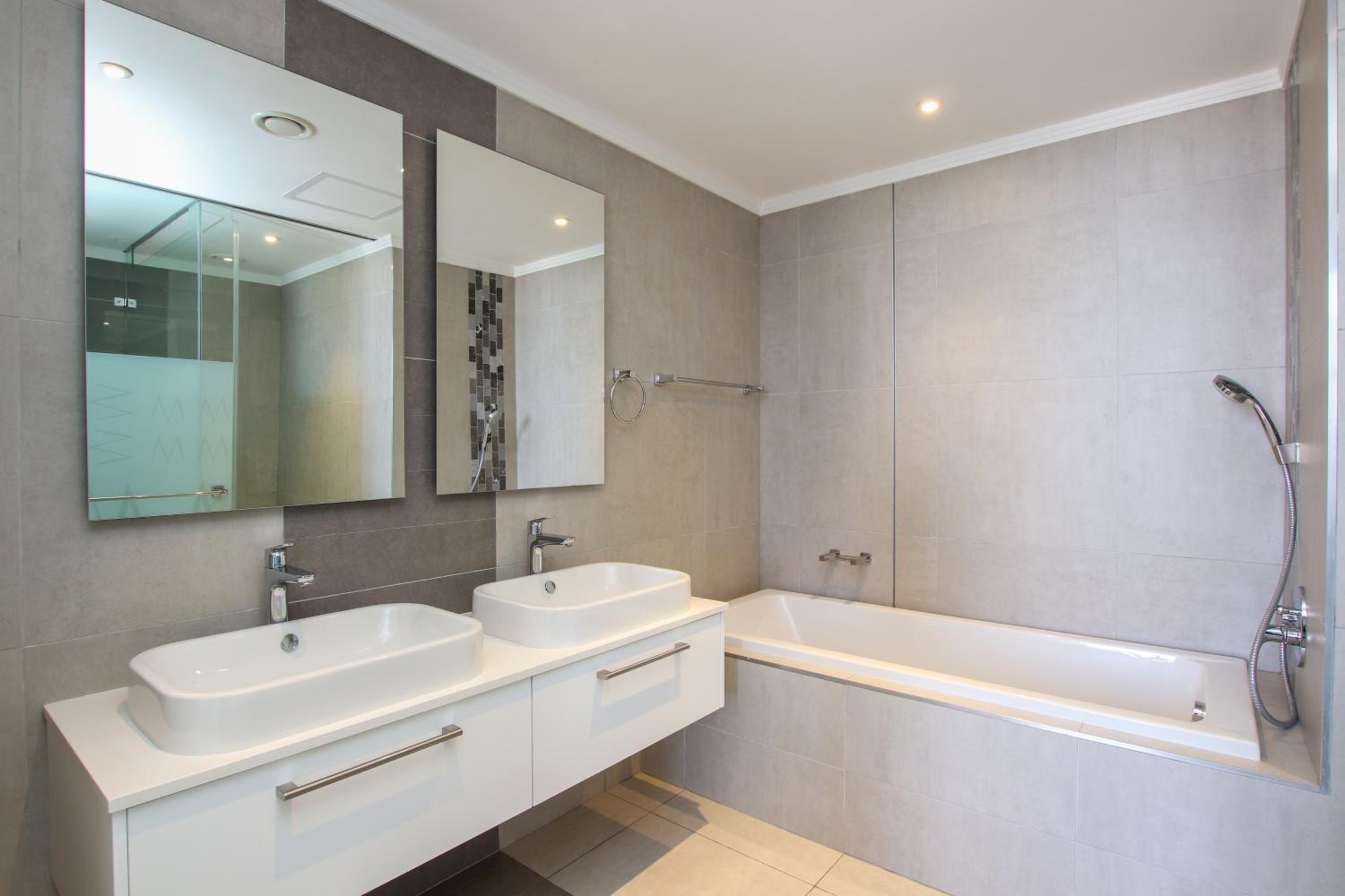 Sandton Smart Apartment Eleven
