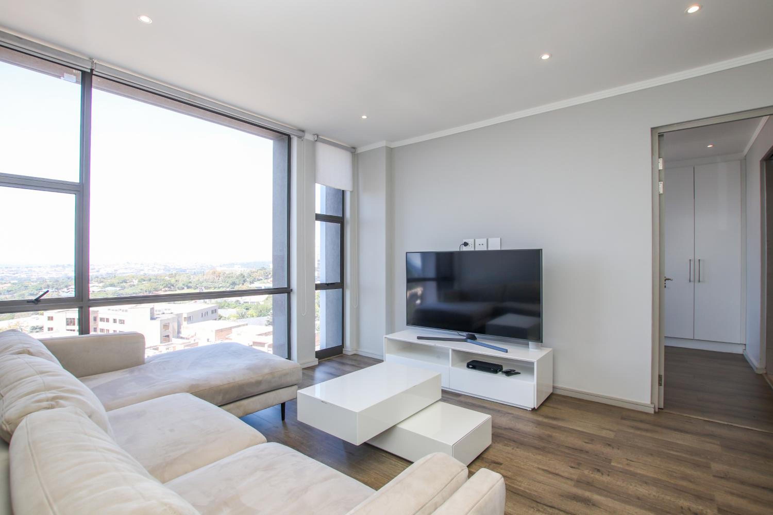 Sandton Smart Apartment Eleven