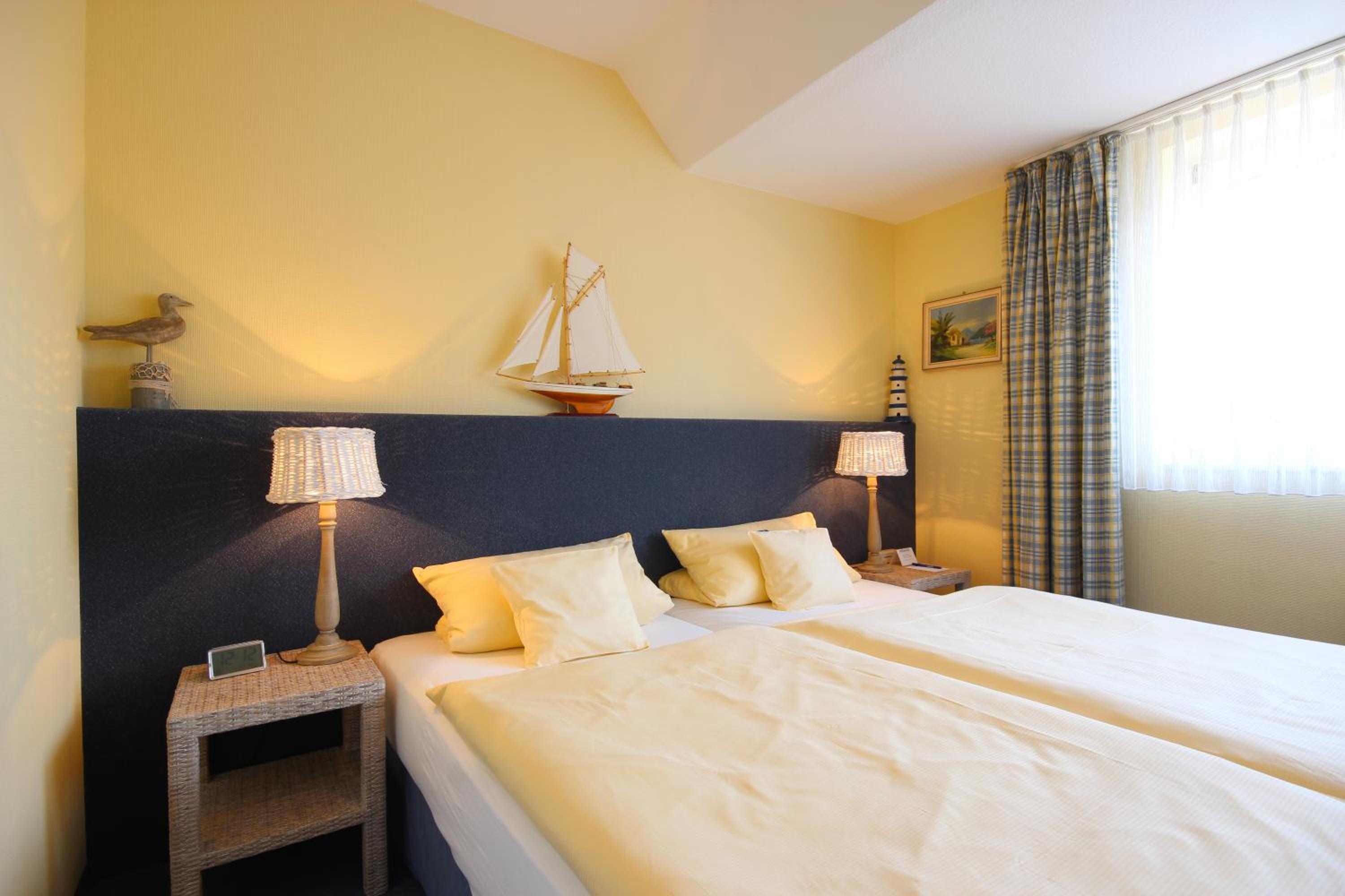 Atlantic Hotel Garni view 4