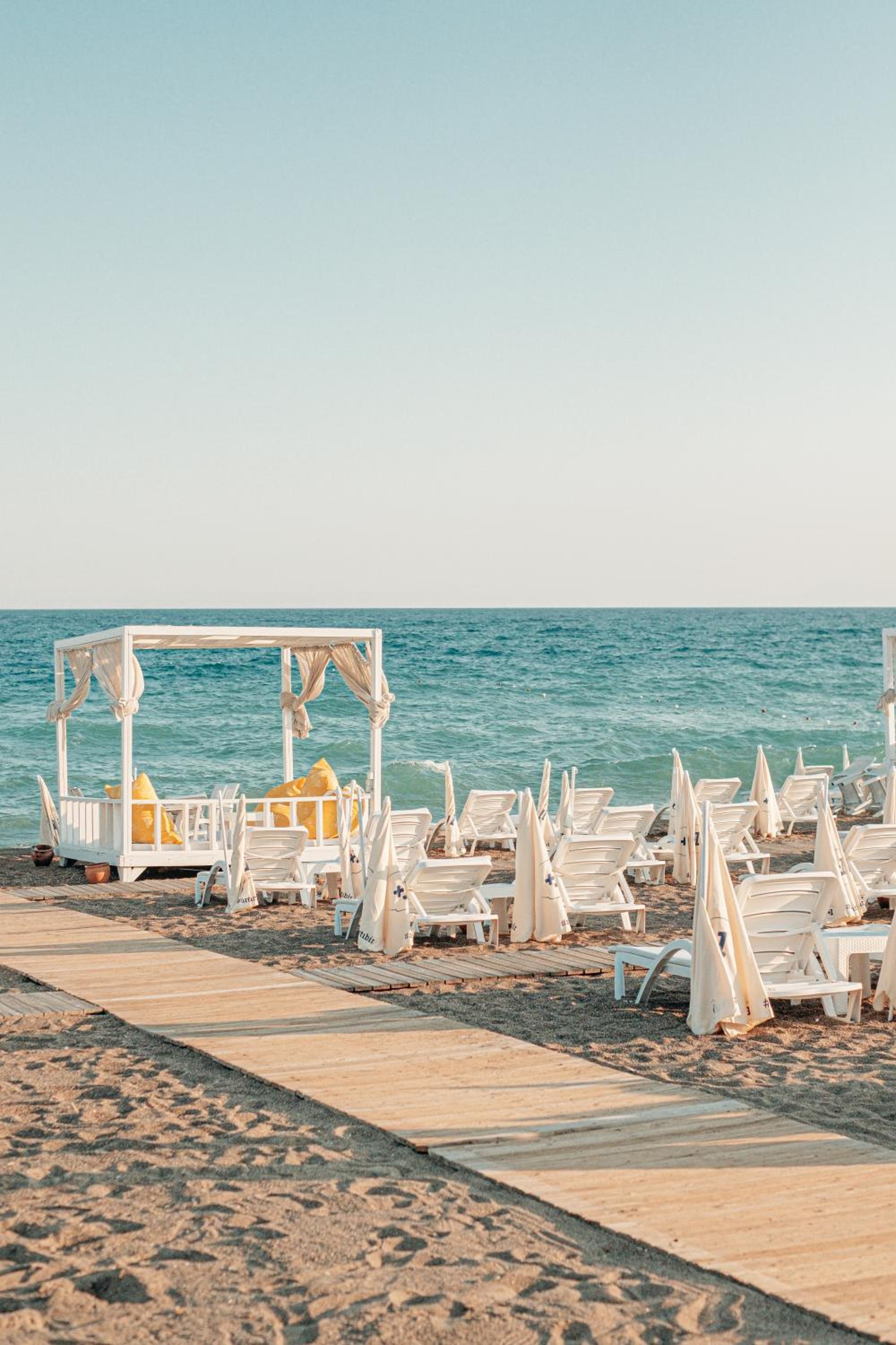 RAW BEACH OTEL - Image 36