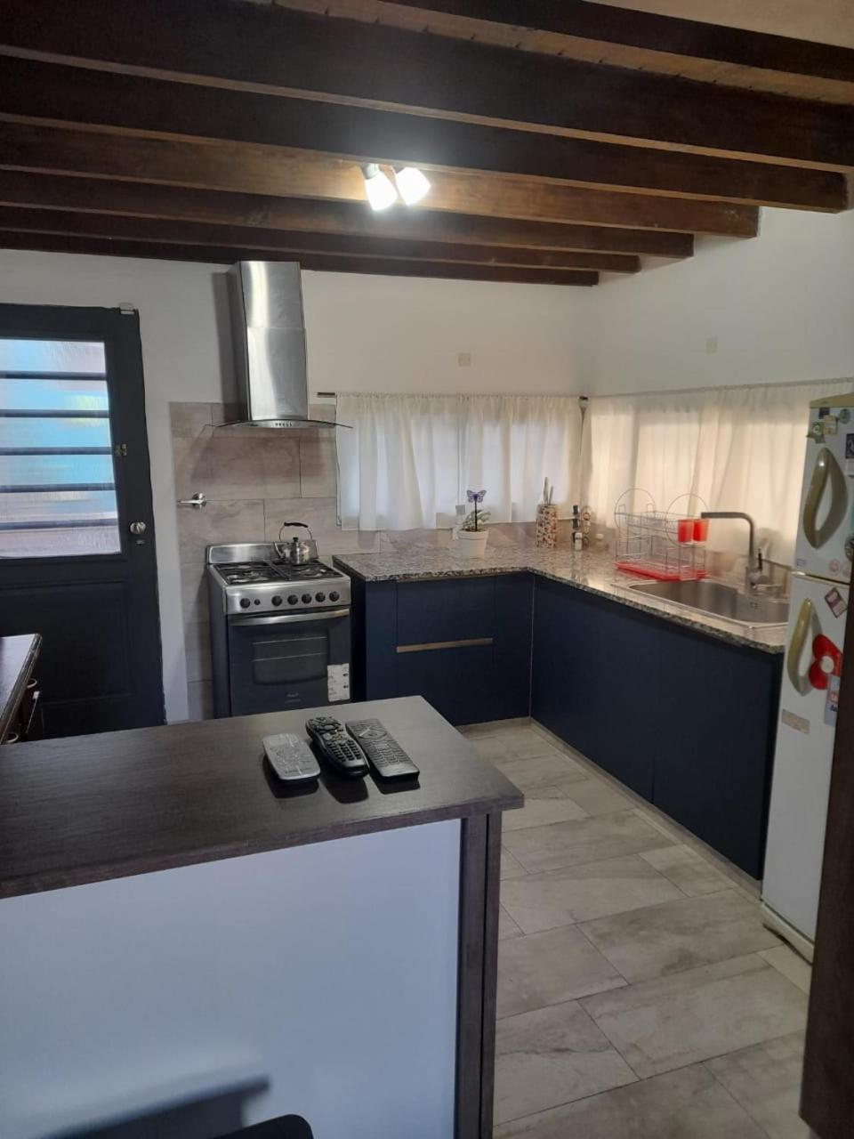 Hermosa casa con patio, parrilla y garage cerrado