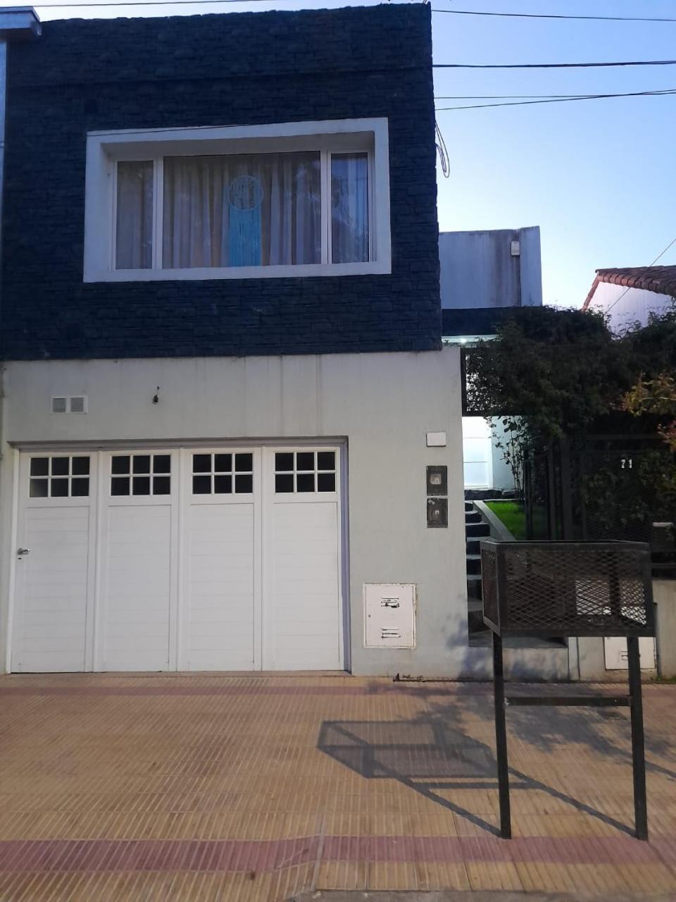 Hermosa casa con patio, parrilla y garage cerrado