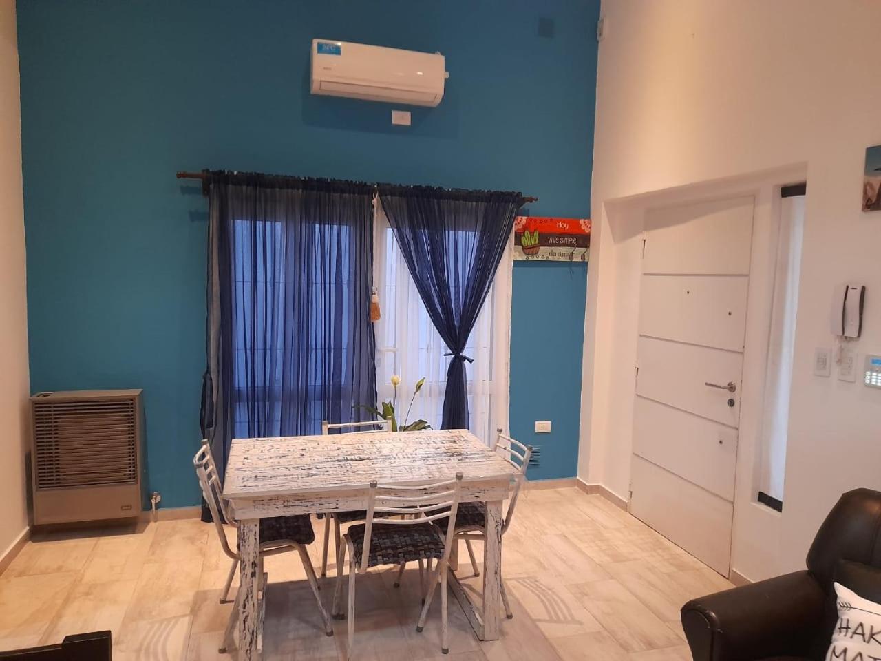 Hermosa casa con patio, parrilla y garage cerrado