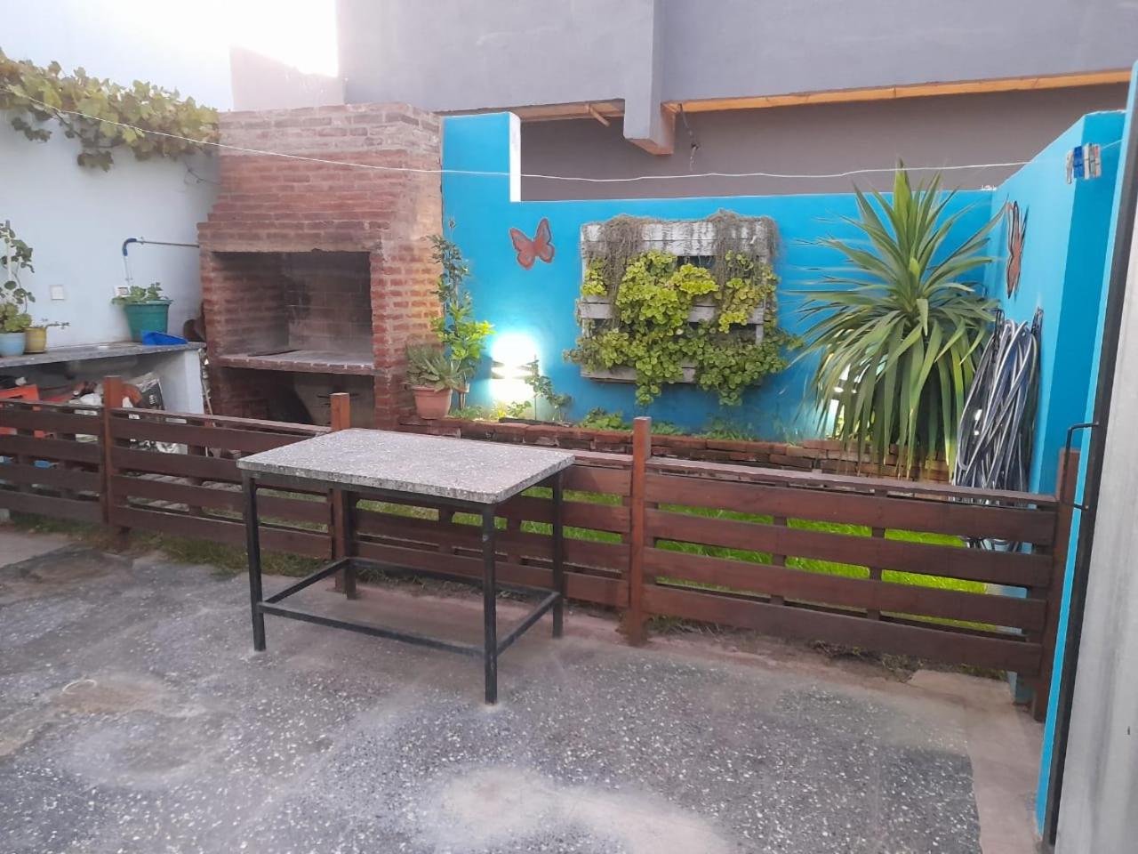 Hermosa casa con patio, parrilla y garage cerrado