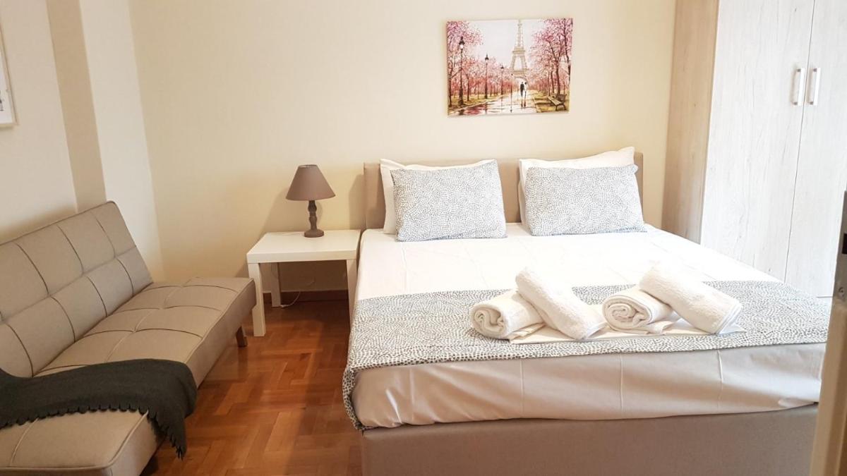 Begonia-Athens Center, 6 BD, 2.5 BATH