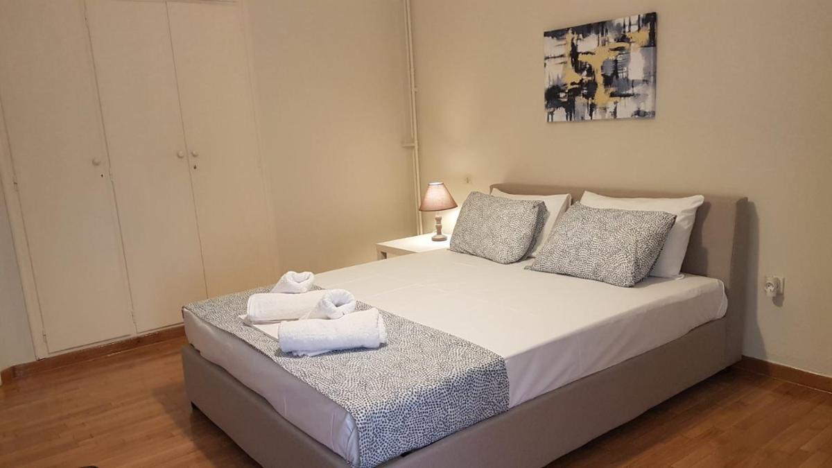 Begonia-Athens Center, 6 BD, 2.5 BATH