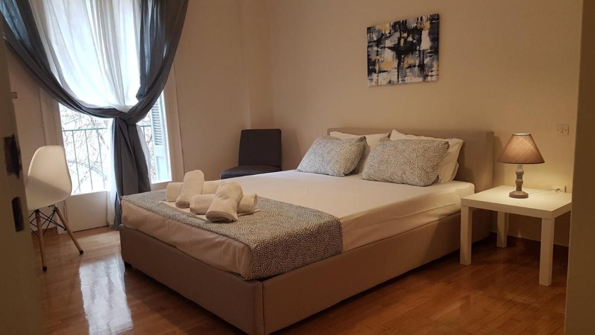 Begonia-Athens Center, 6 BD, 2.5 BATH
