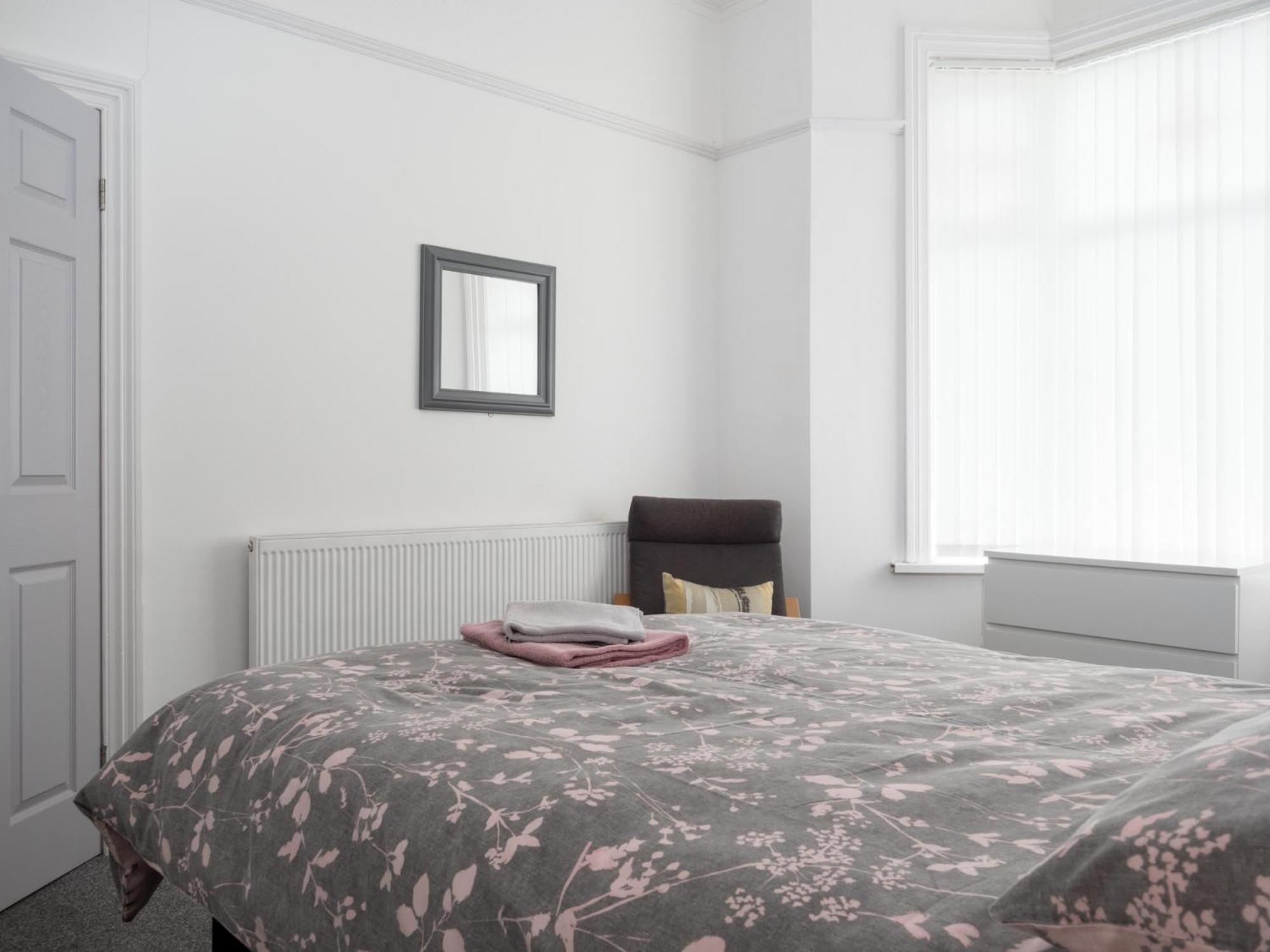 Apex Living NE - Beachville House 4 Beds FREE PARKING view 5
