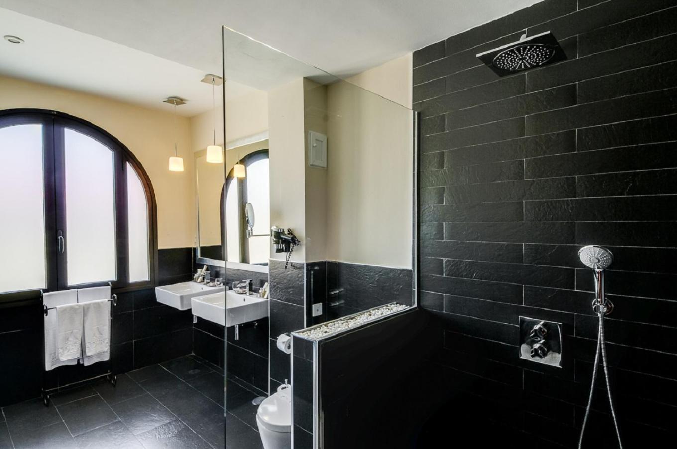 Suites Murillo Alcázar