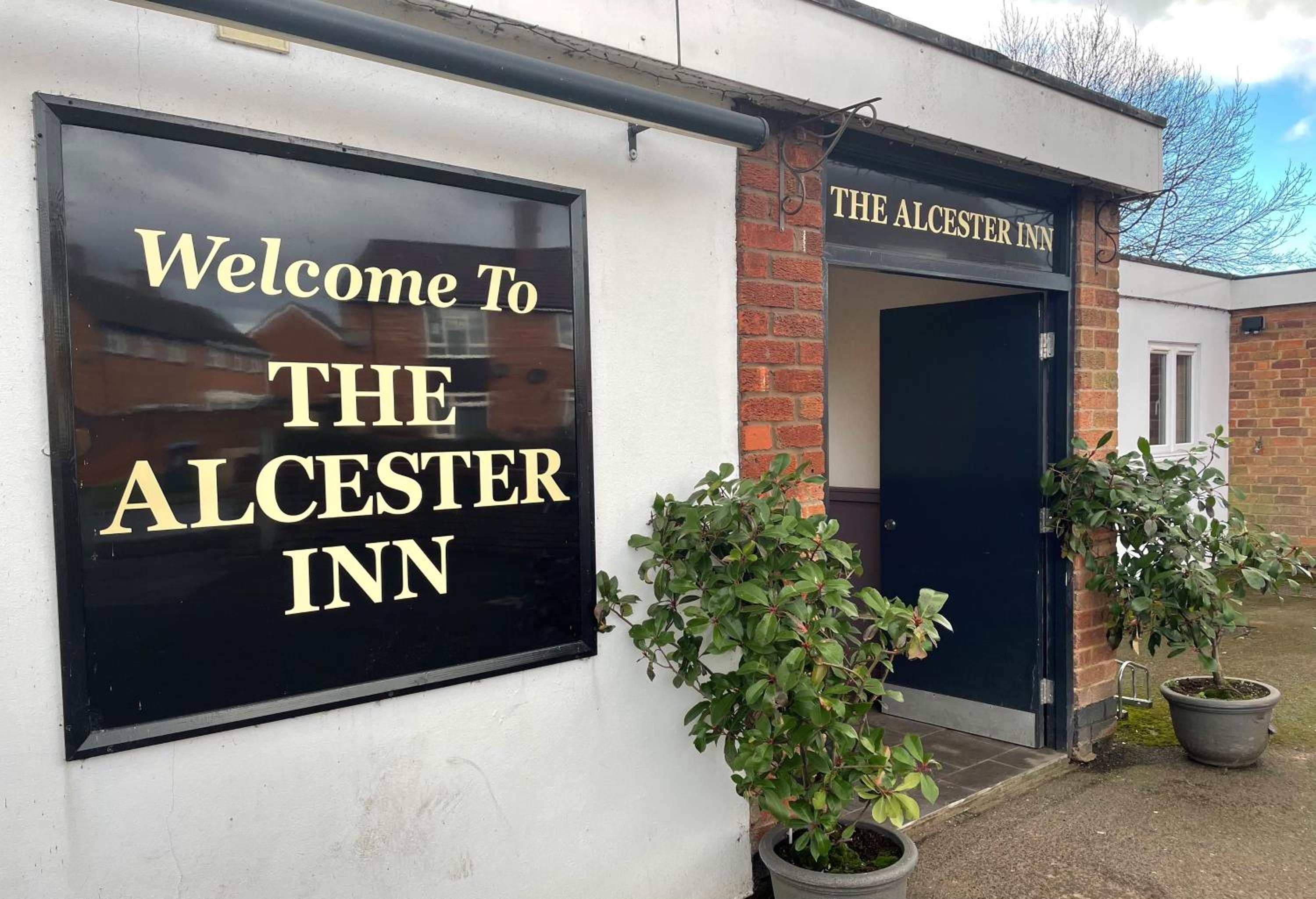 Alcester Vacations - Alcester Inn - Property Image 2