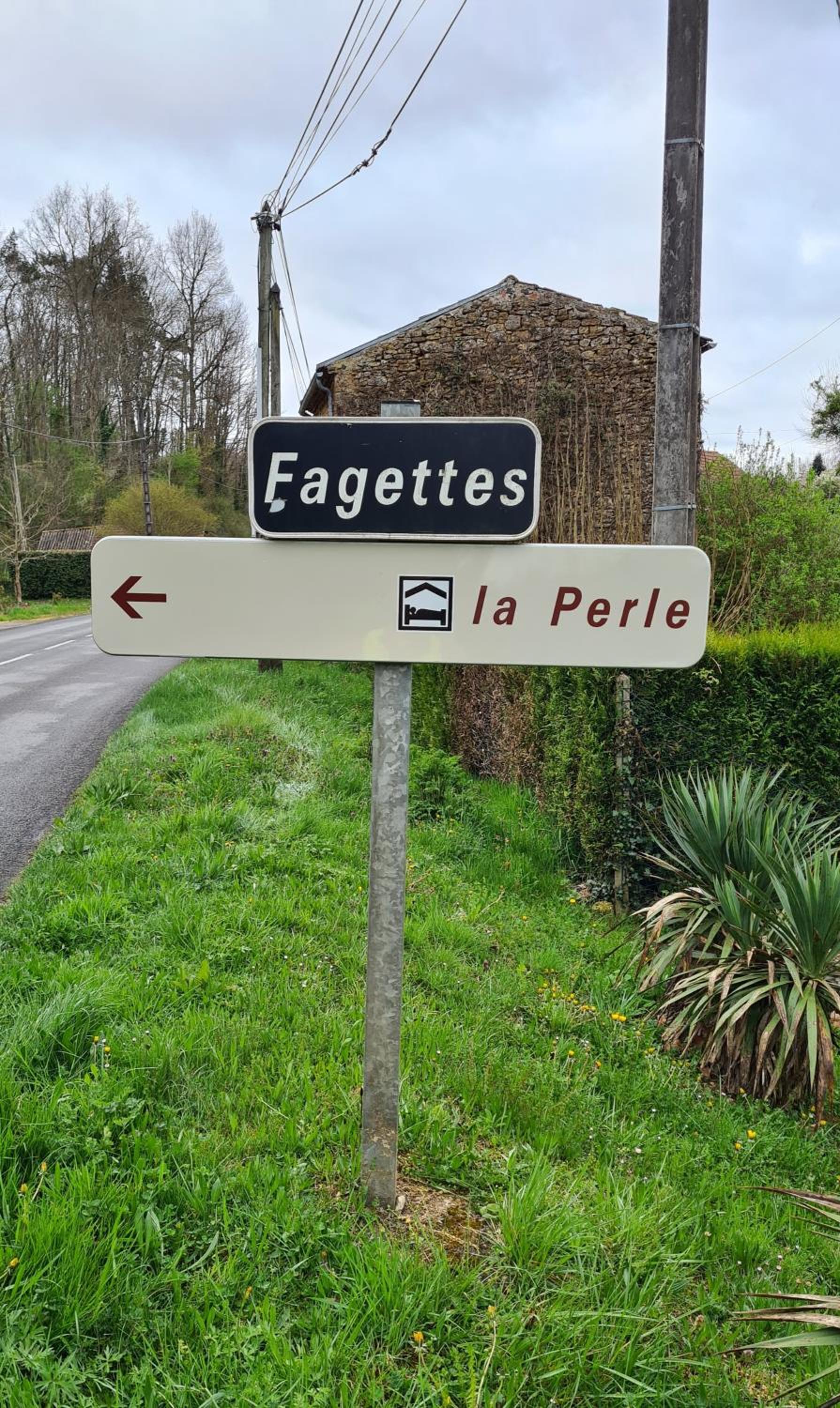 La Perle De Frayssinet-Le-Gélat - Chambre d'Hôtes - B&B view 3