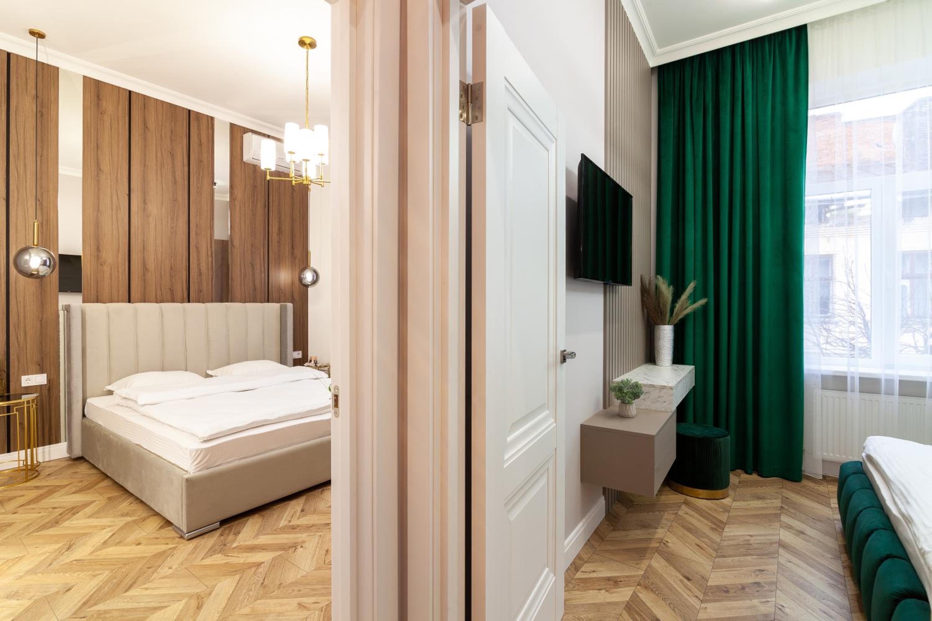 LEOGRAND Apartments on Horodotska 45 view 3