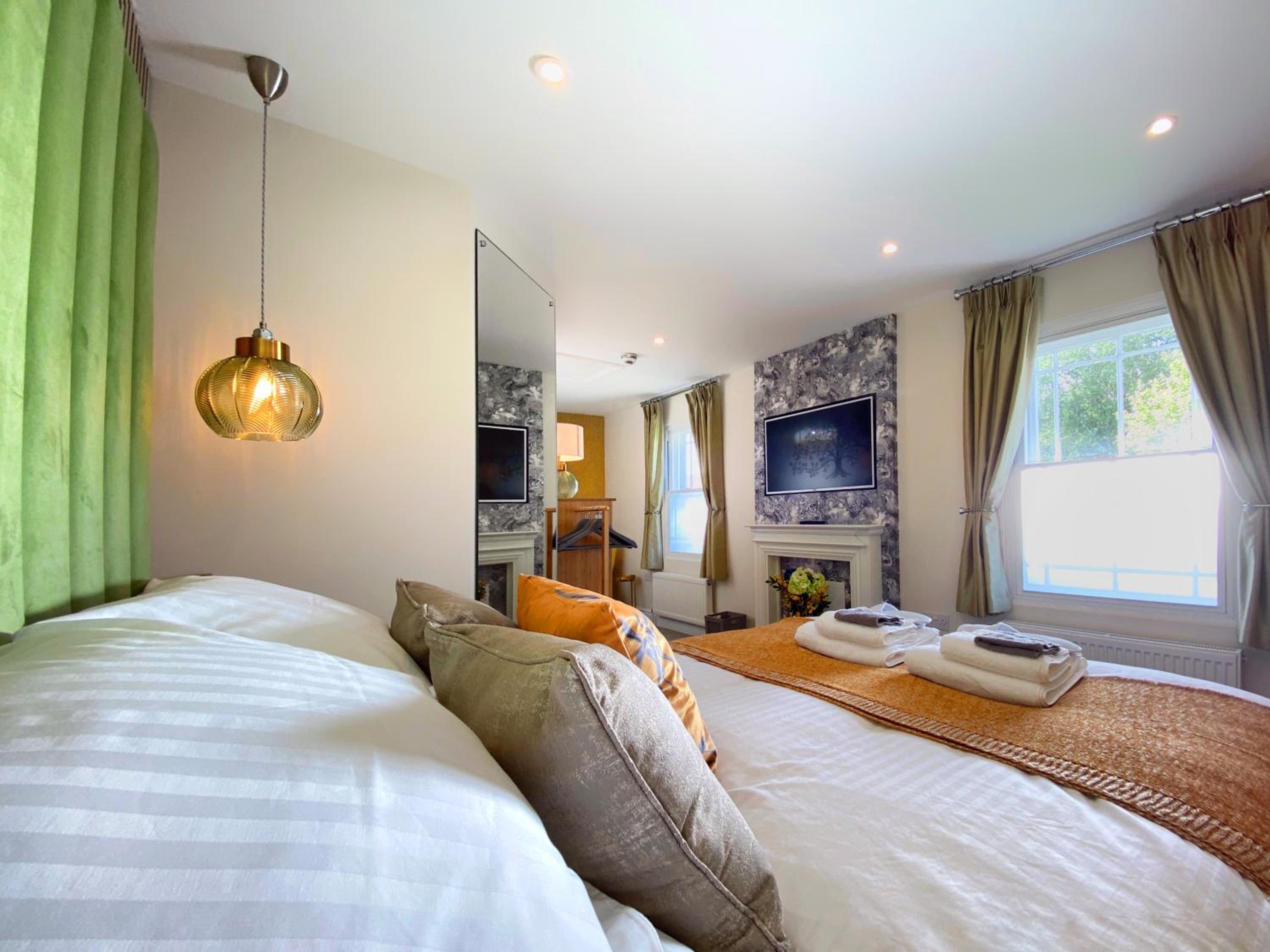Hambrook House Canterbury - NEW luxury guest house with ESPA Spa complex view 3