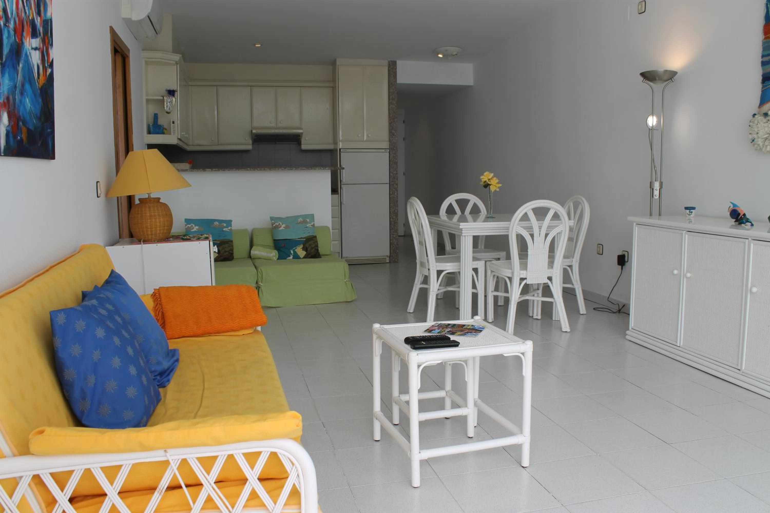 Agi Residencial Almadraba