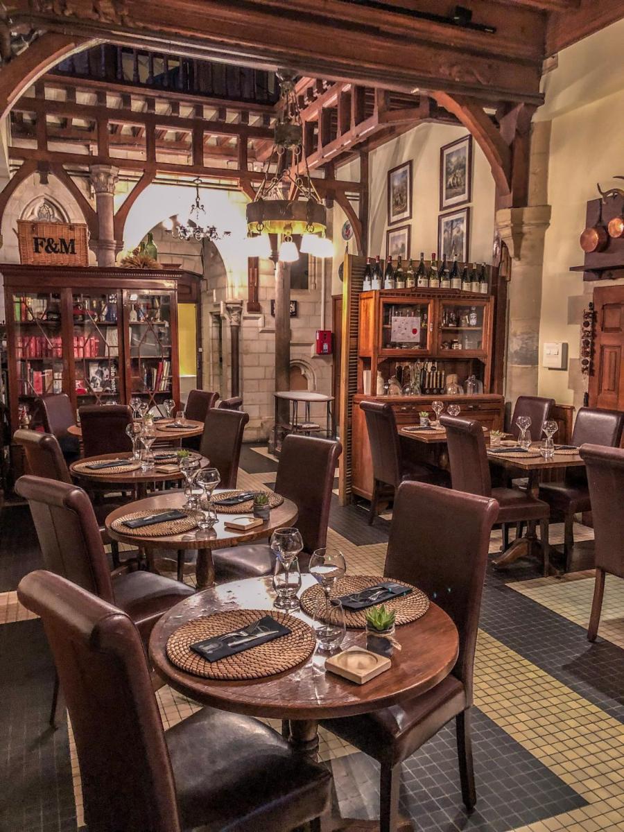 restaurant