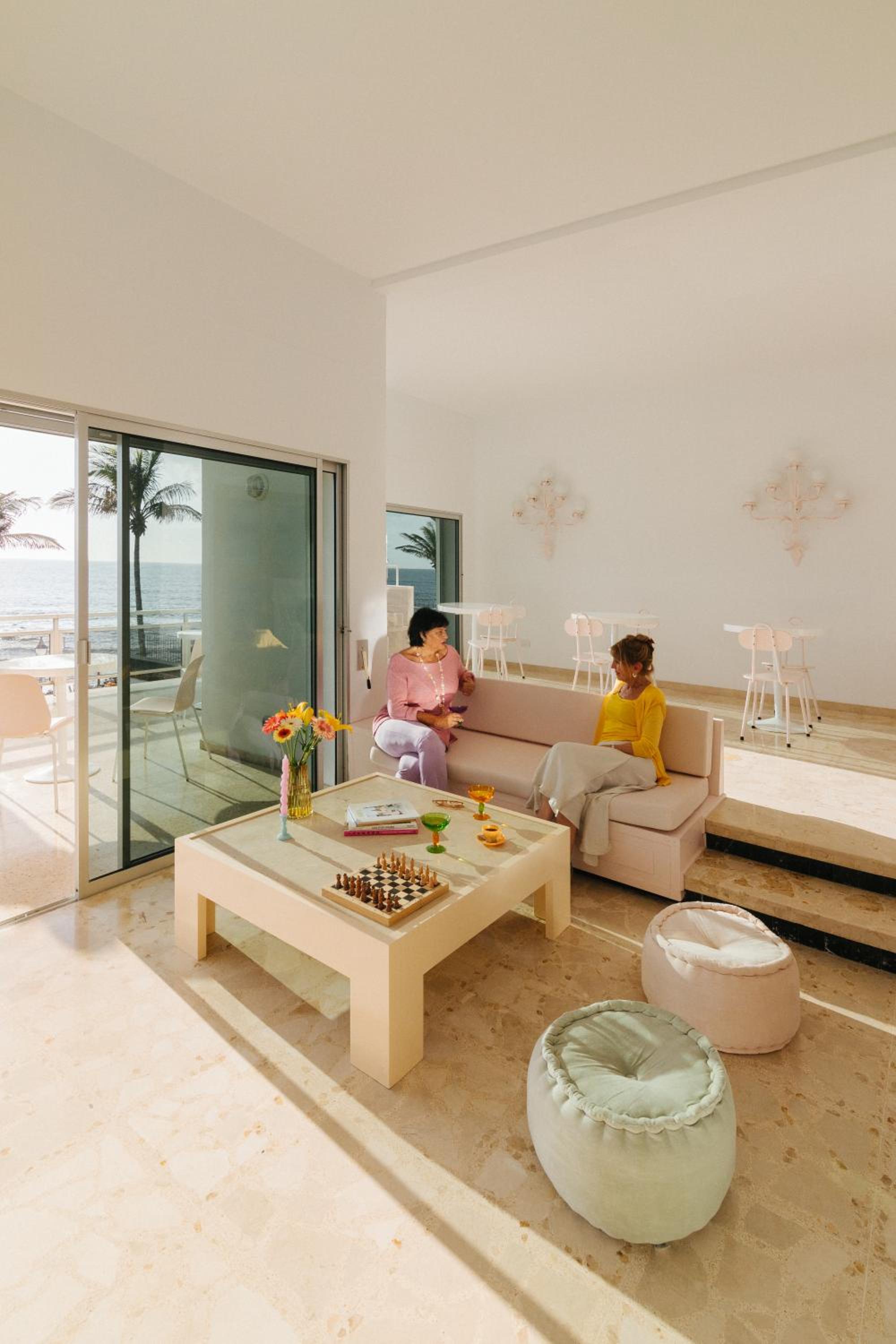 lounge