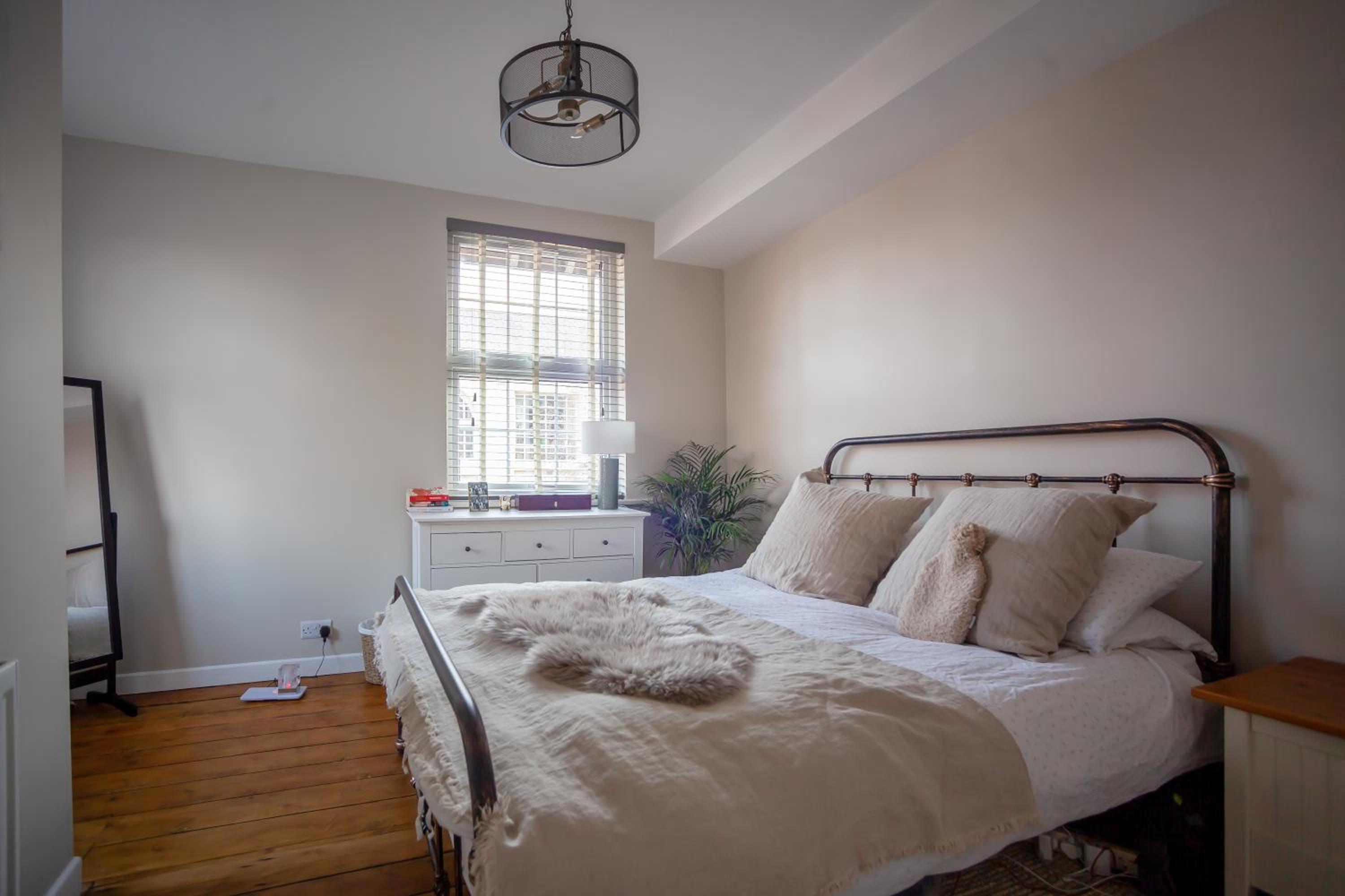 Hereford City - St Owens Terrace - Comfortable & Spacious Well Presented Three Storey House, Perfect For a Weekend Away & Exploring The City On Foot - Host