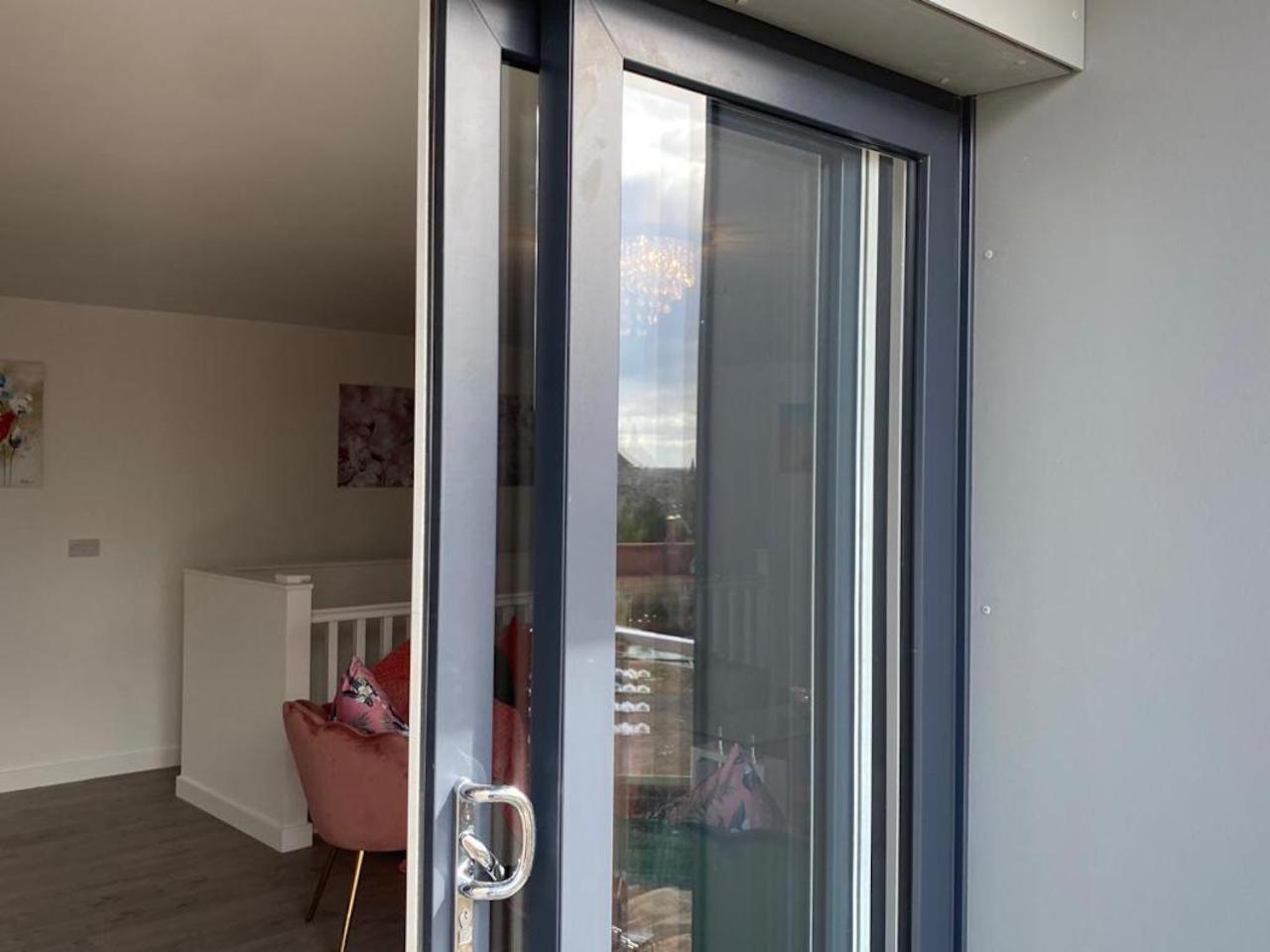 Central Newly built 2 Bed DUPLEX Penthouse with FREE On-site Gated Parking, Lift access, Self Check-in, SUPER Fast WIFI, TWO Cathedral view Terraces & Slee view 4