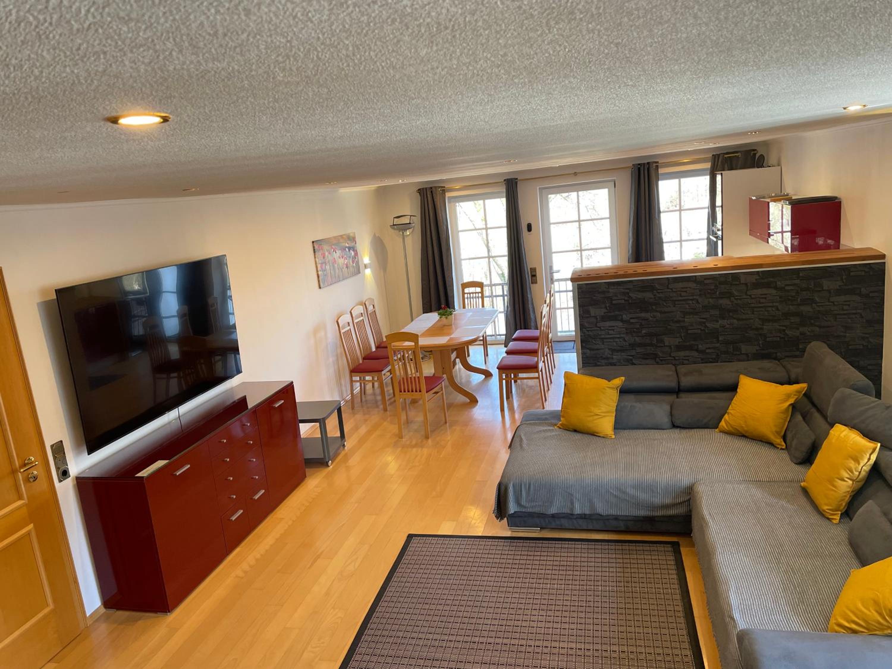 Pino24 Ferienwohnungen mit Pool und Sauna