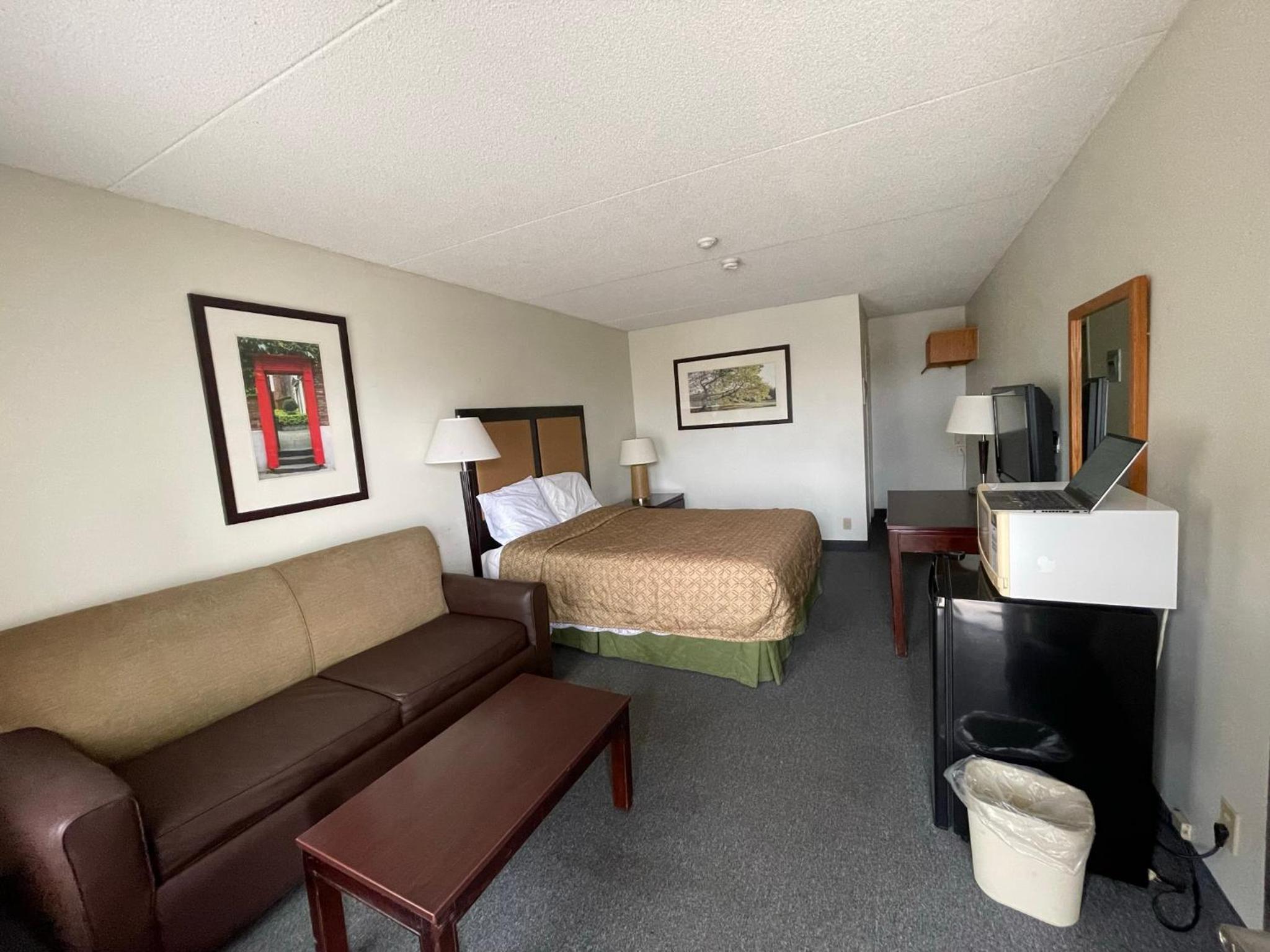 6032 Persepolis Inn view 2