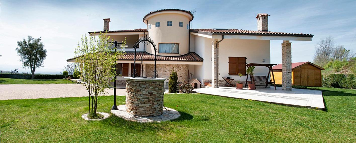 Villa in Langa view 3