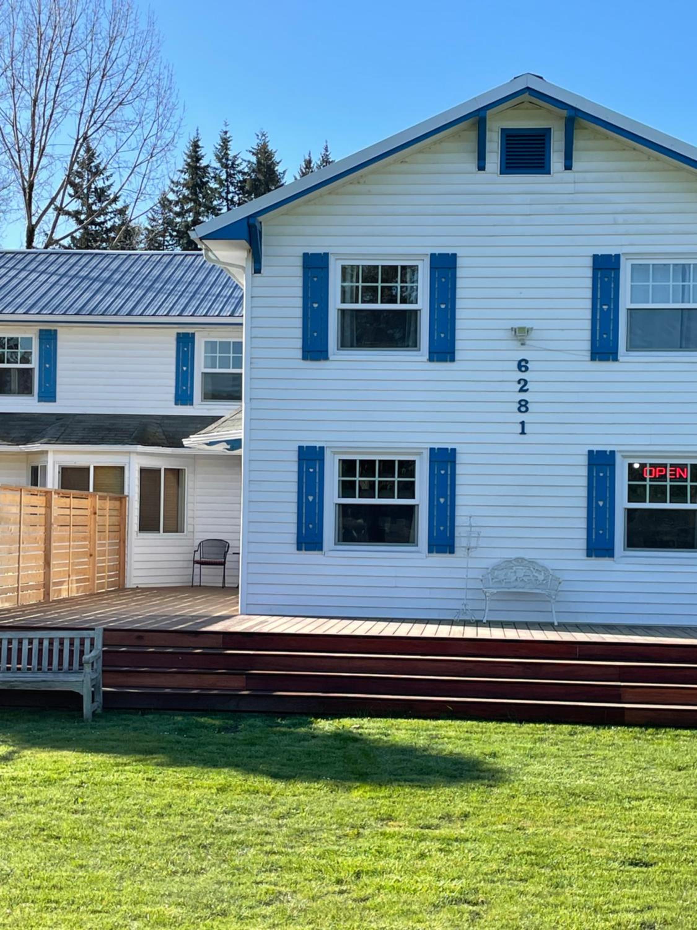 Foster Lake Inn
