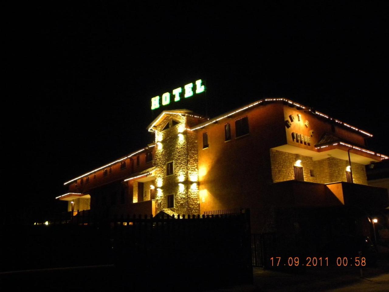 Hotel Vogue - Image 1