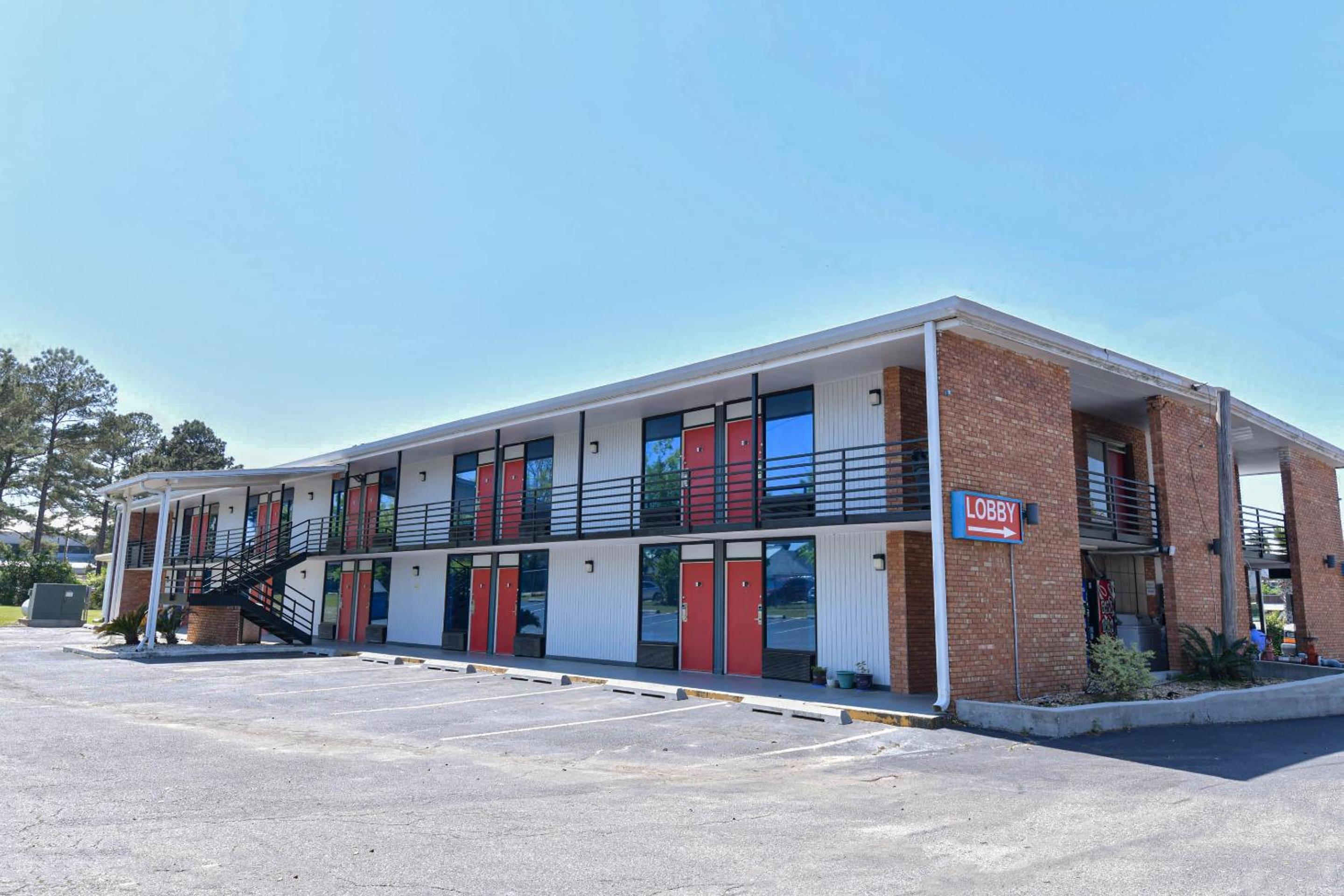 OYO Hotel Valdosta GA I-75