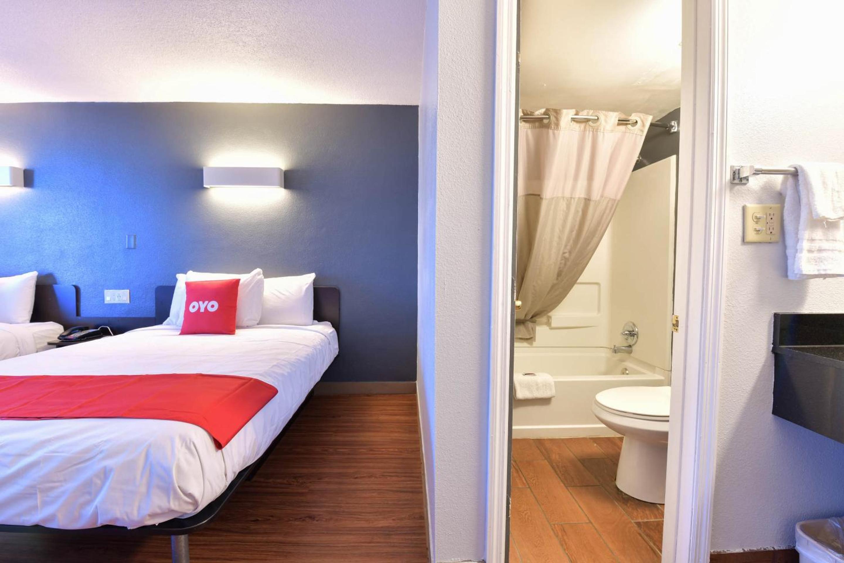 OYO Hotel Valdosta GA I-75